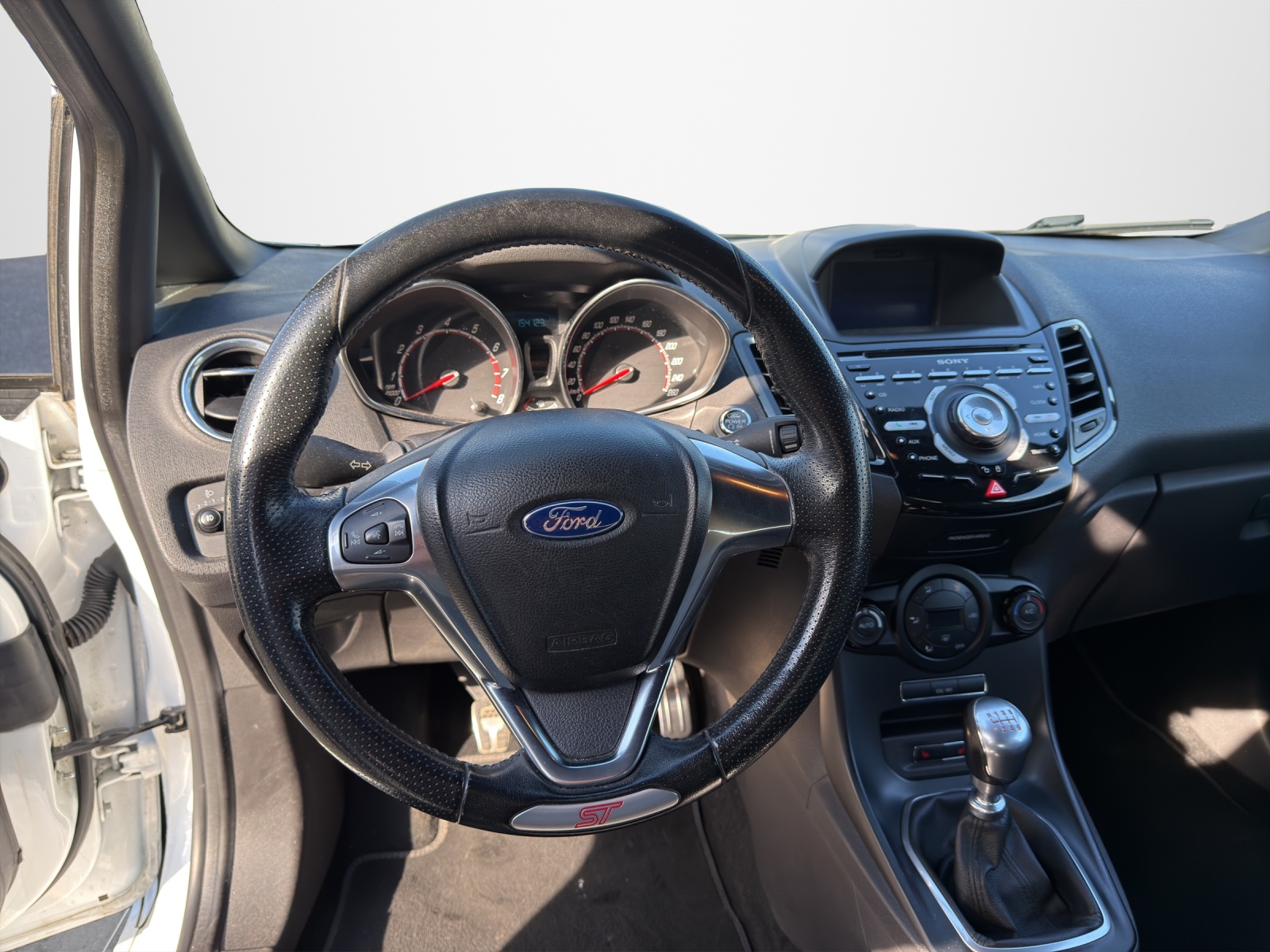 FORD Fiesta 1.6 EcoB ST-2-image-9