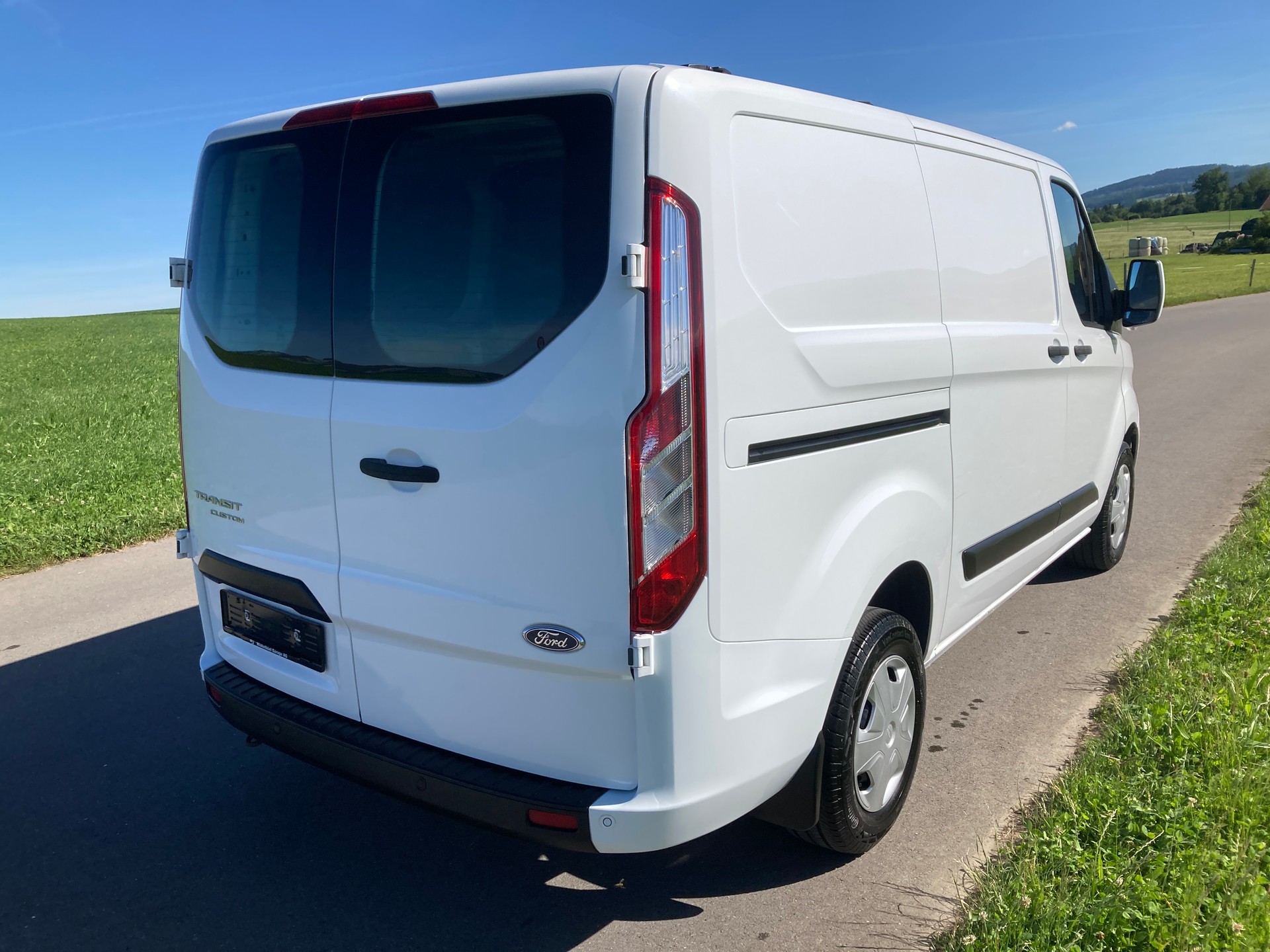 FORD Transit Custom Van 280 L1H1Trend-image-2