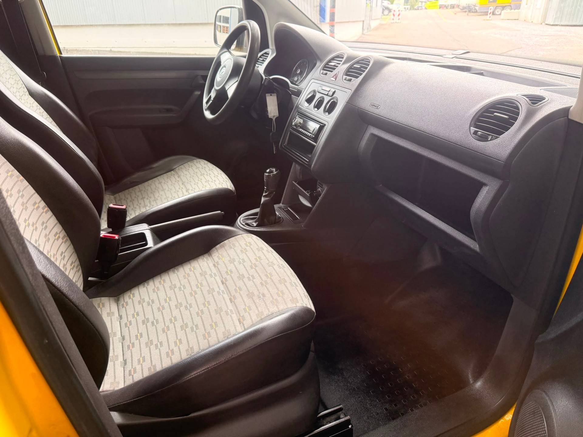VW Caddy 1.2 TSI-image-9