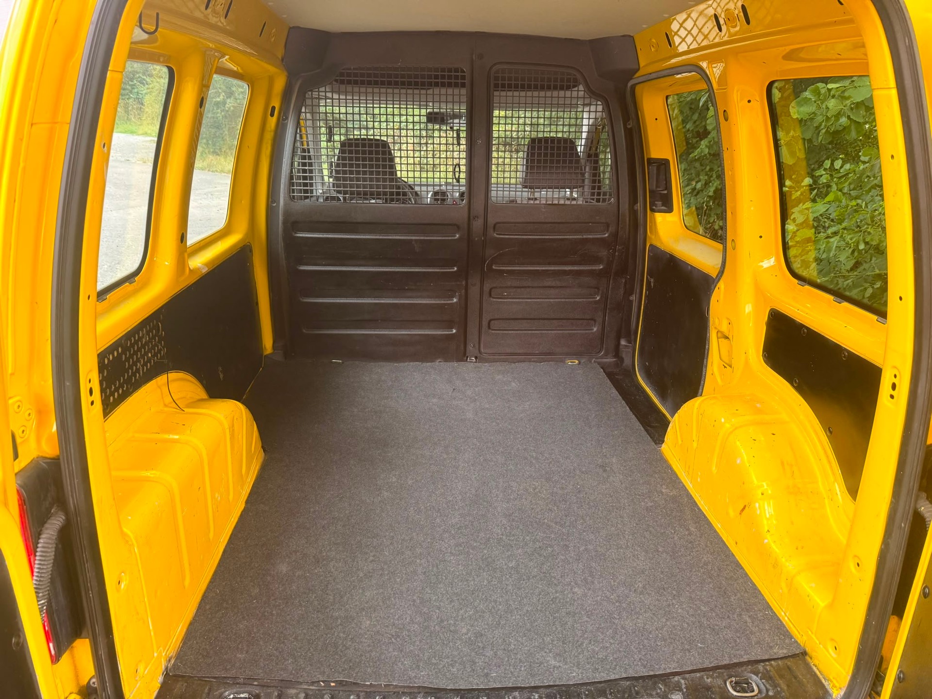 VW Caddy 1.2 TSI-image-1