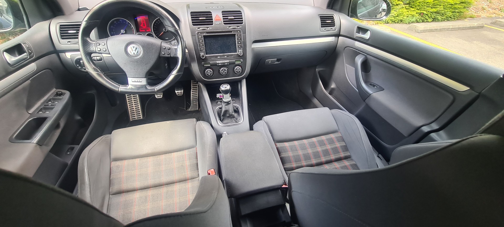 VW Golf 2.0 TFSI GTI-image-12