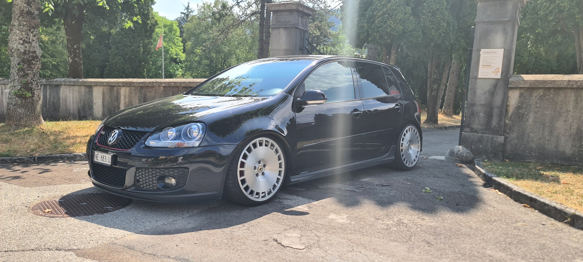 VW Golf 2.0 TFSI GTI-image-2