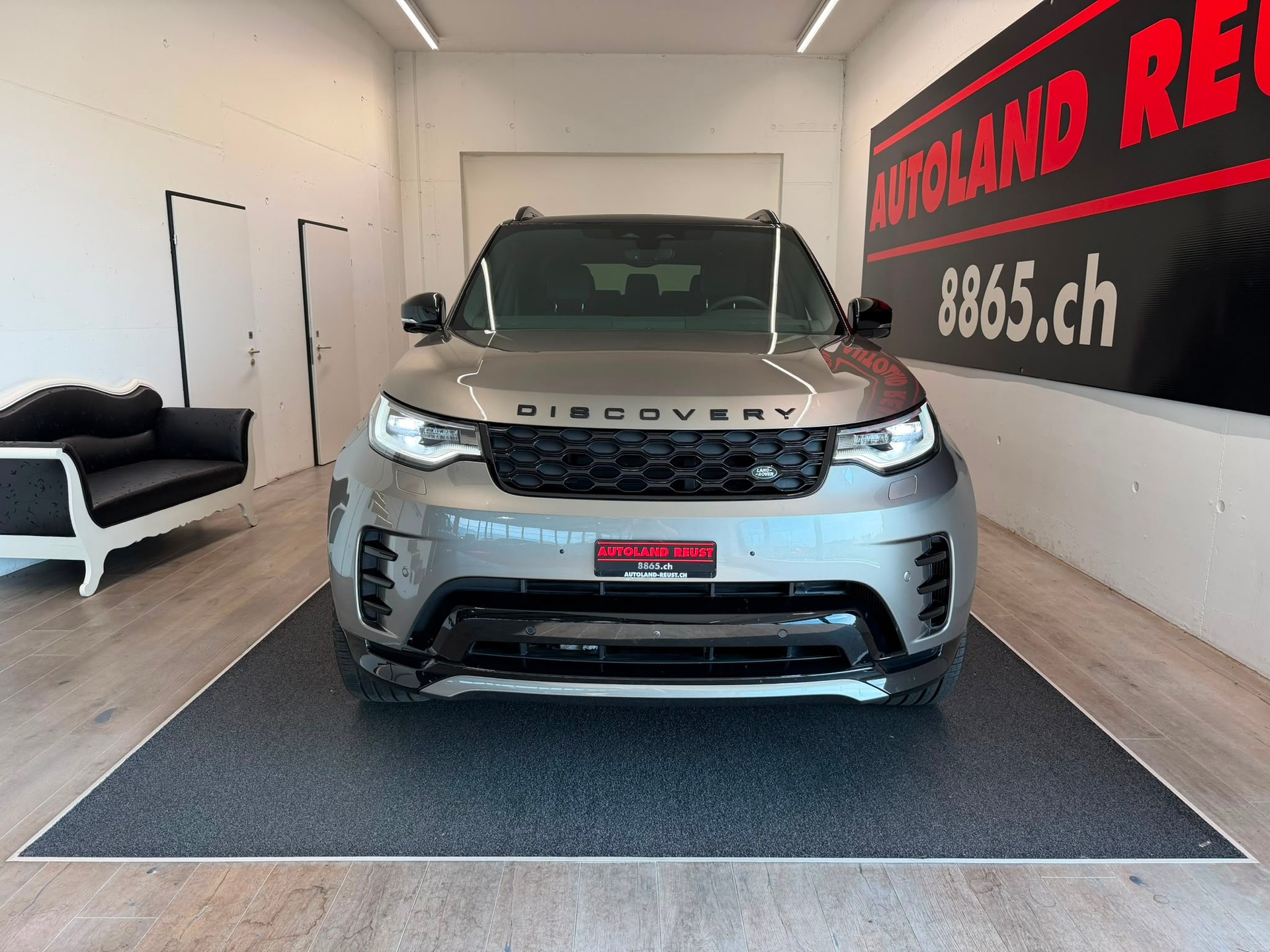 LAND ROVER Discovery 3.0D I6 350 Dynamic SE AWD Automatic-image-1