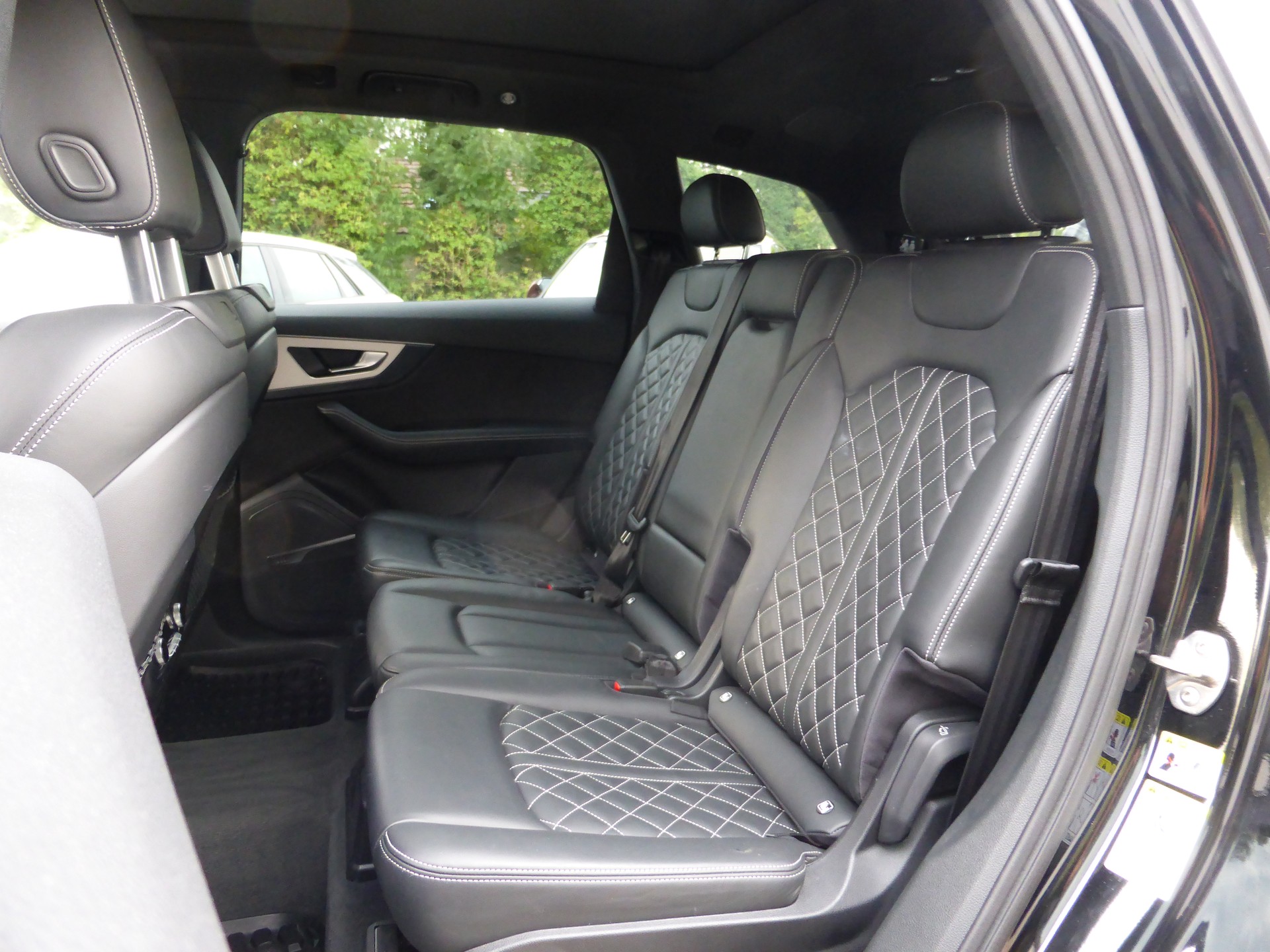 AUDI SQ7 4.0 TDI quattro tiptronic-image-12