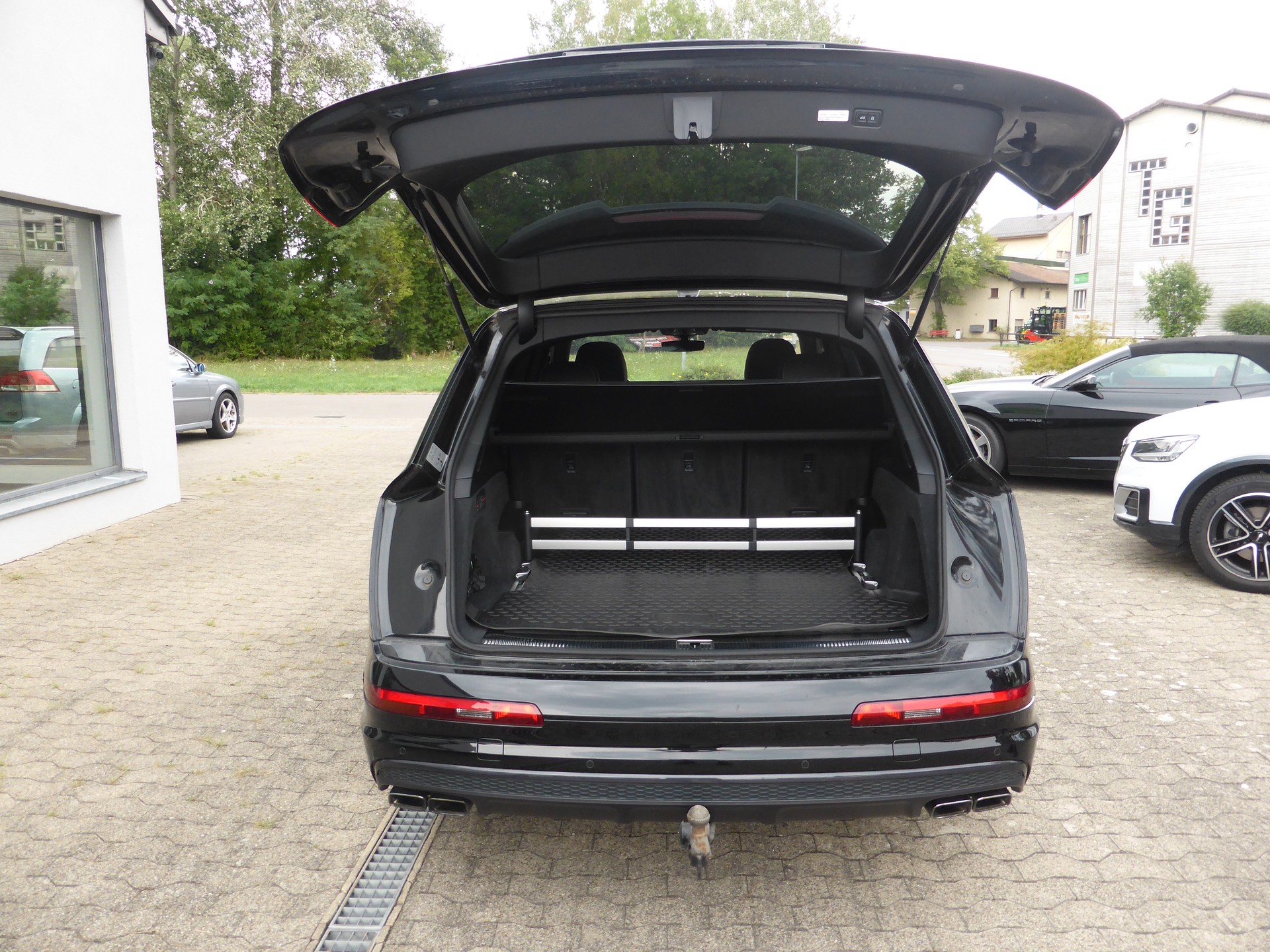 AUDI SQ7 4.0 TDI quattro tiptronic-image-14