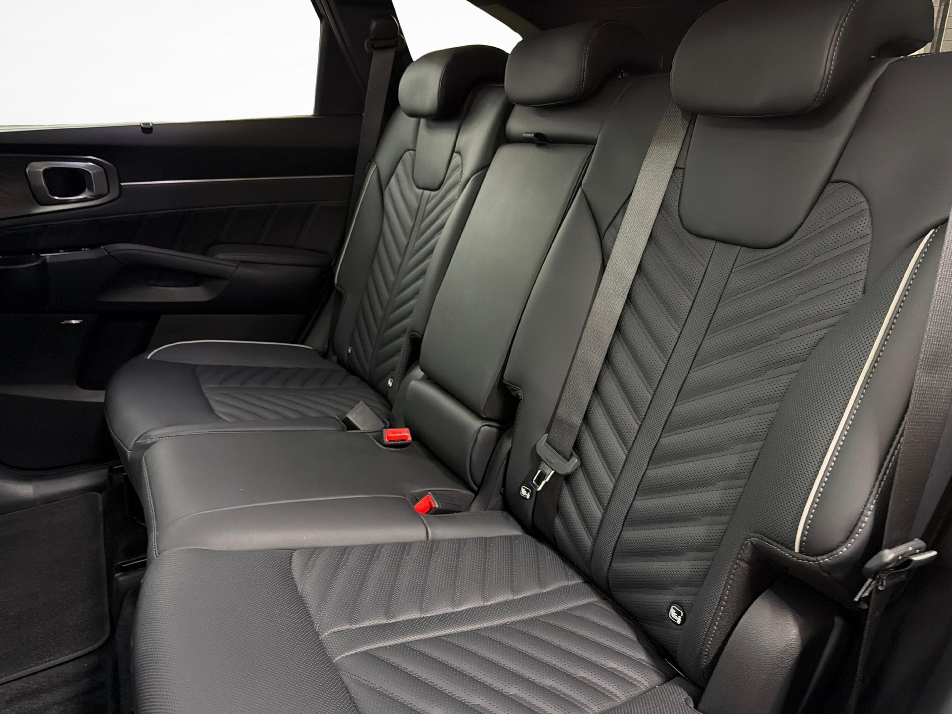 KIA Sorento 1.6 T-GDi Plug-in Hybrid Style 7P-image-10