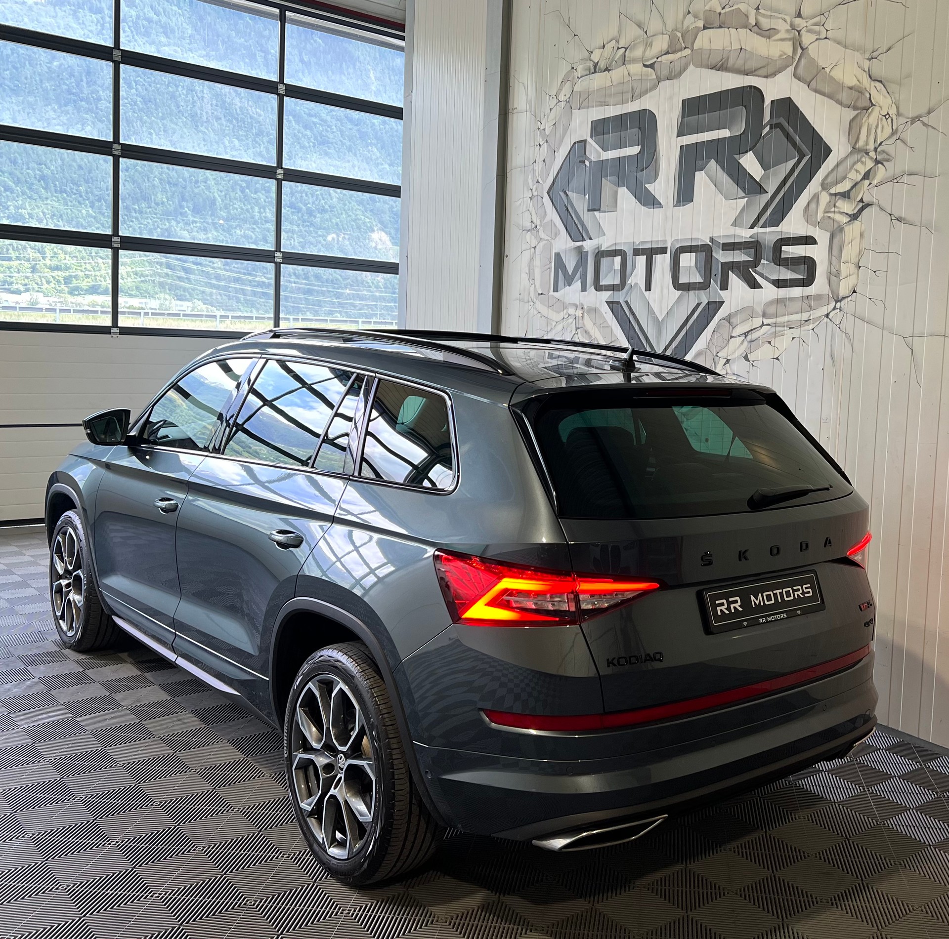 SKODA Kodiaq 2.0 Bi-TDI SCR RS 4x4 DSG-image-2