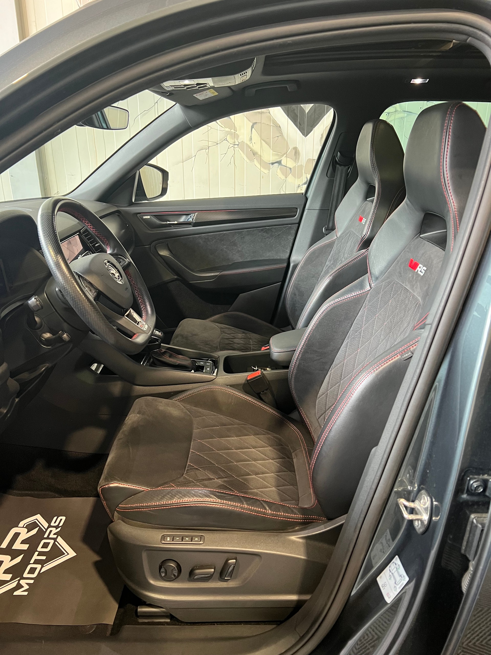 SKODA Kodiaq 2.0 Bi-TDI SCR RS 4x4 DSG-image-12