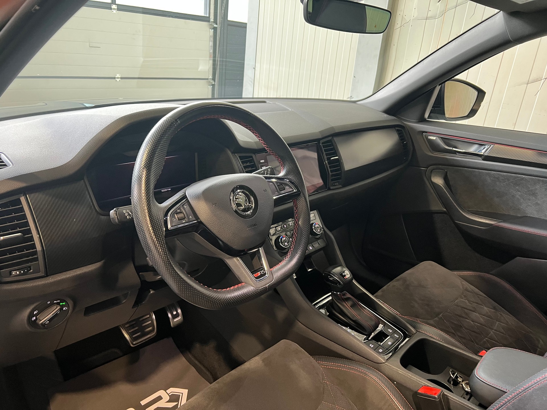 SKODA Kodiaq 2.0 Bi-TDI SCR RS 4x4 DSG-image-11