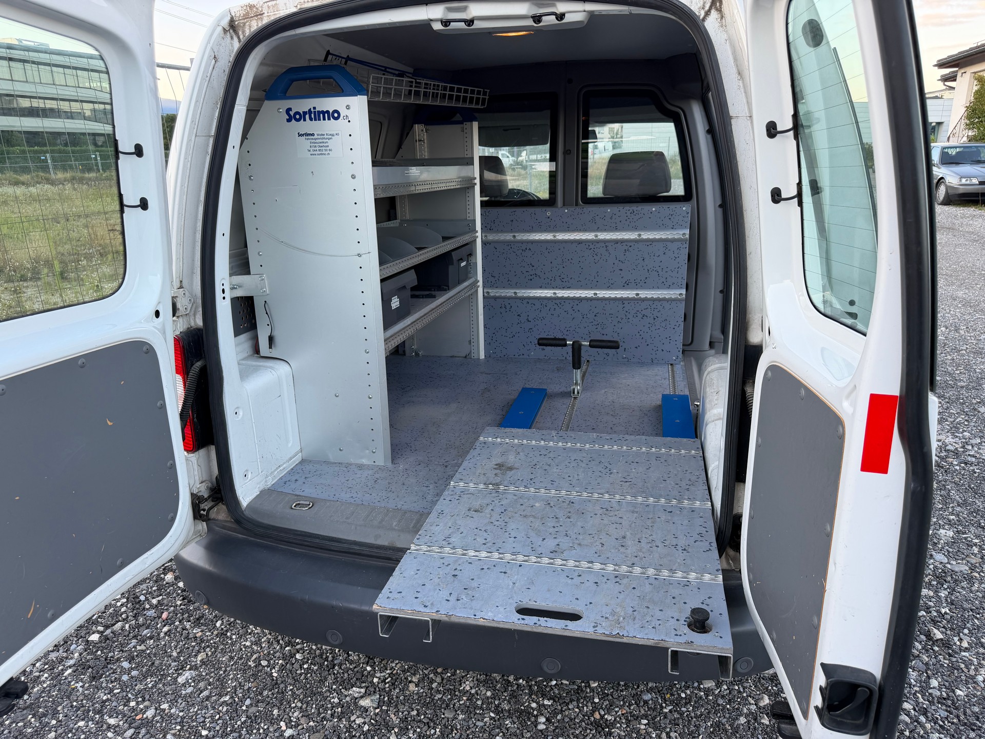 VW Caddy 2.0 EcoFuel-image-5