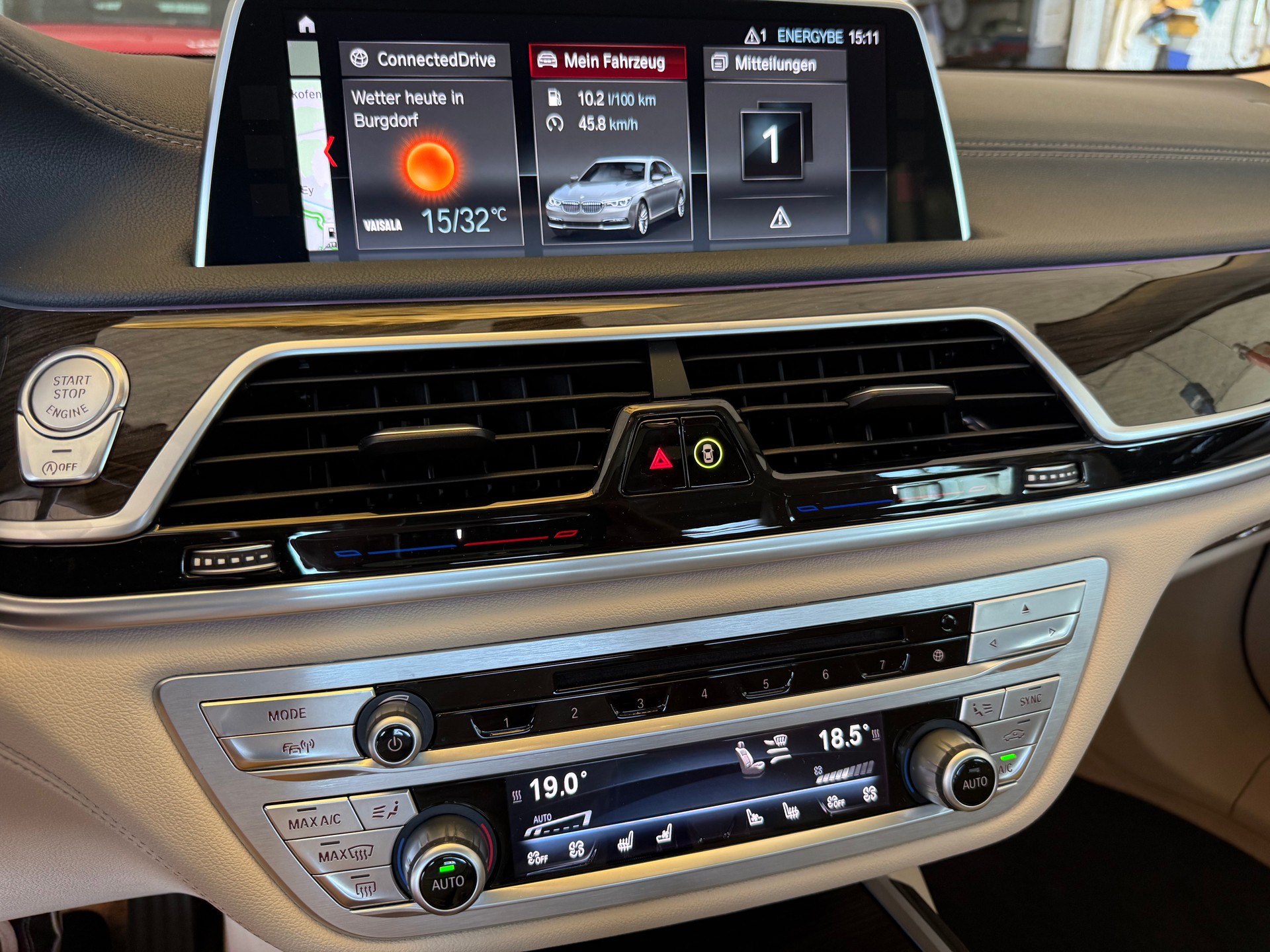 BMW 750i xDrive Steptronic-image-6