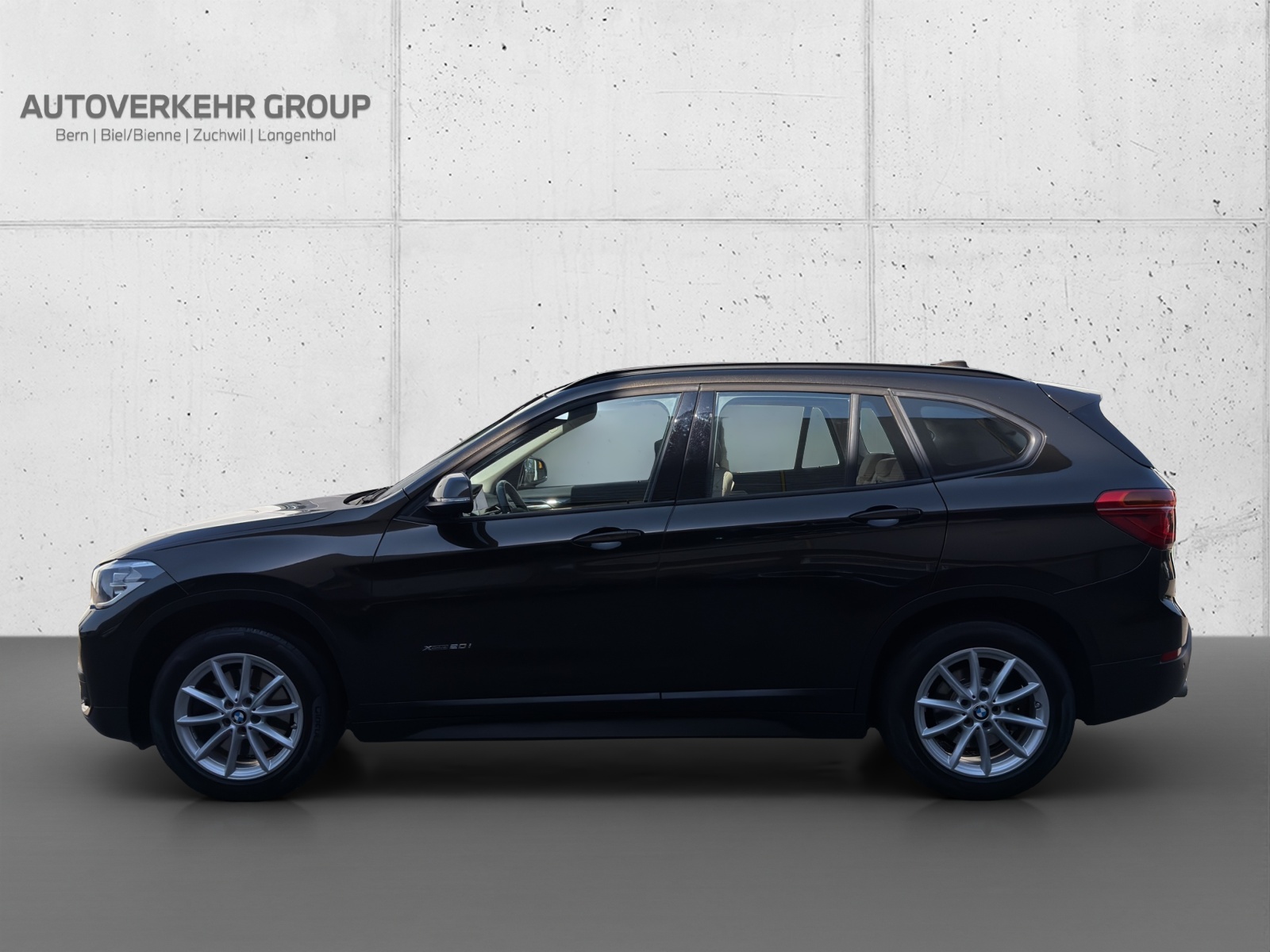 BMW X1 xDrive 20i-image-1