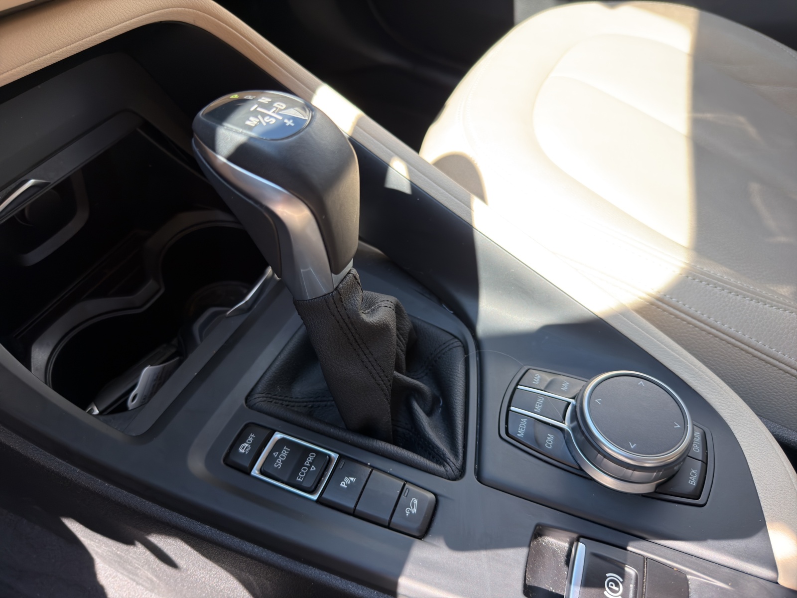BMW X1 xDrive 20i-image-20