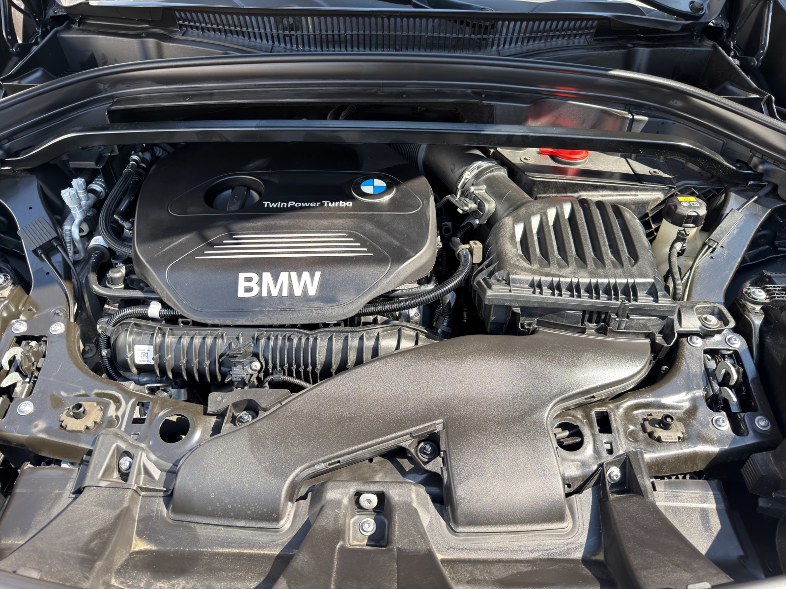 BMW X1 xDrive 20i-image-9