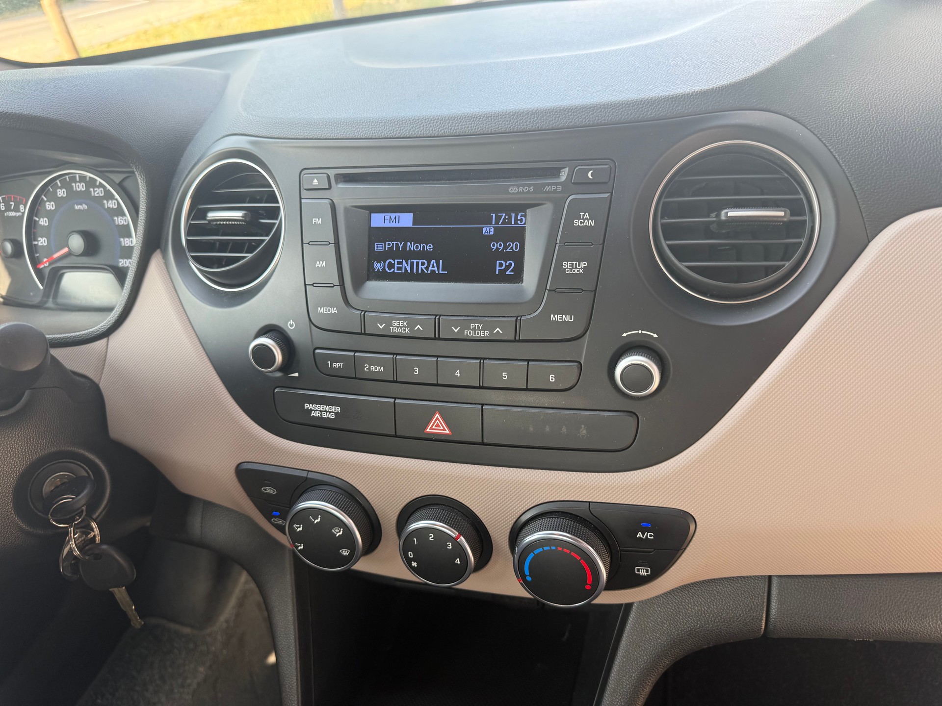 HYUNDAI i10 1.0 Pica-image-4
