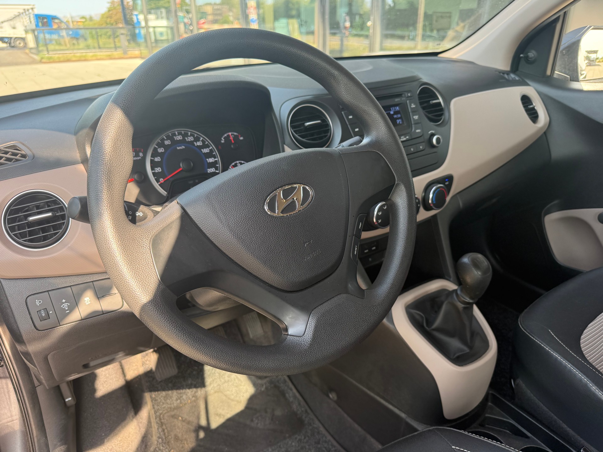 HYUNDAI i10 1.0 Pica-image-8