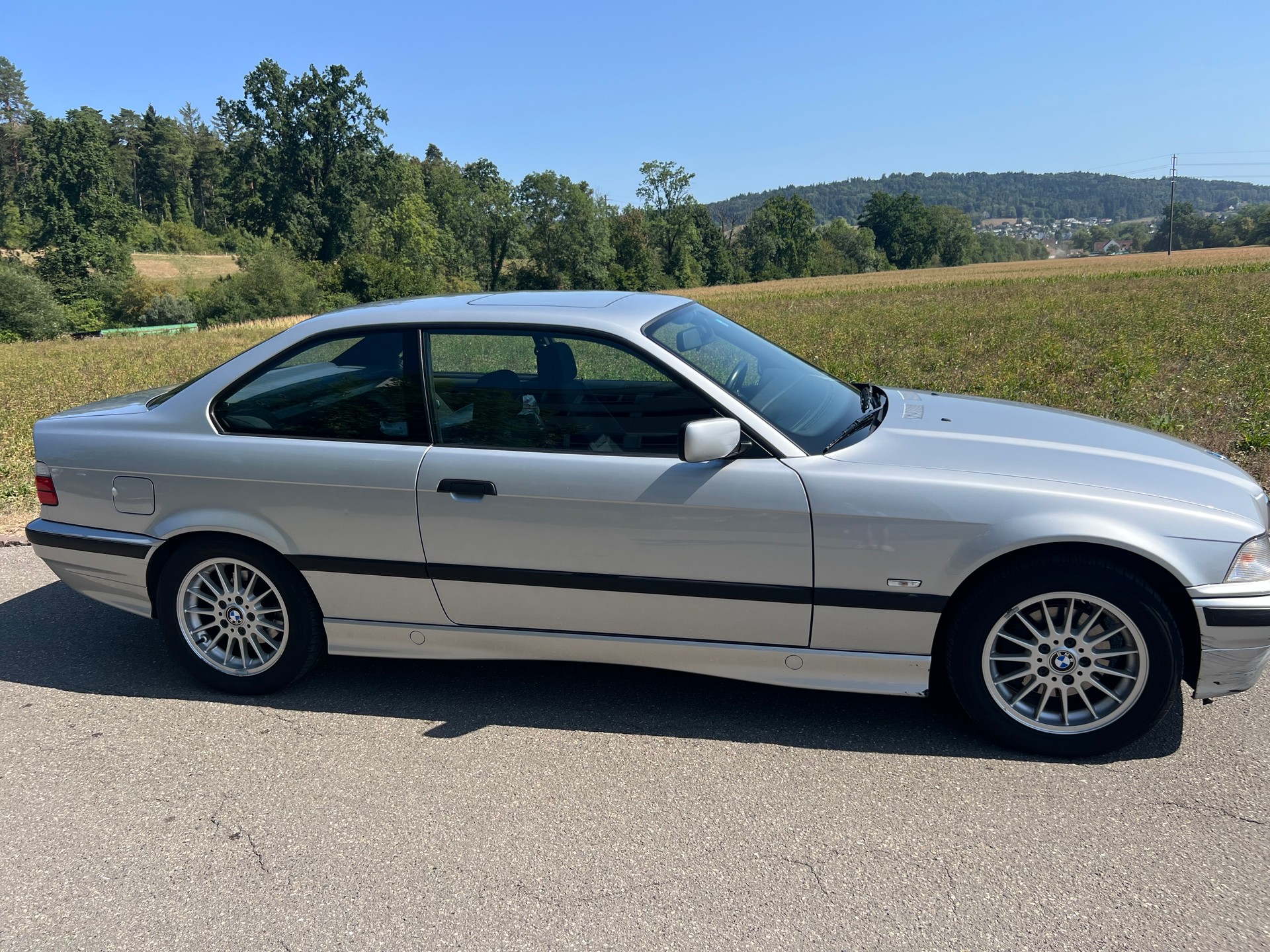 BMW 320i A Coupé-image-2