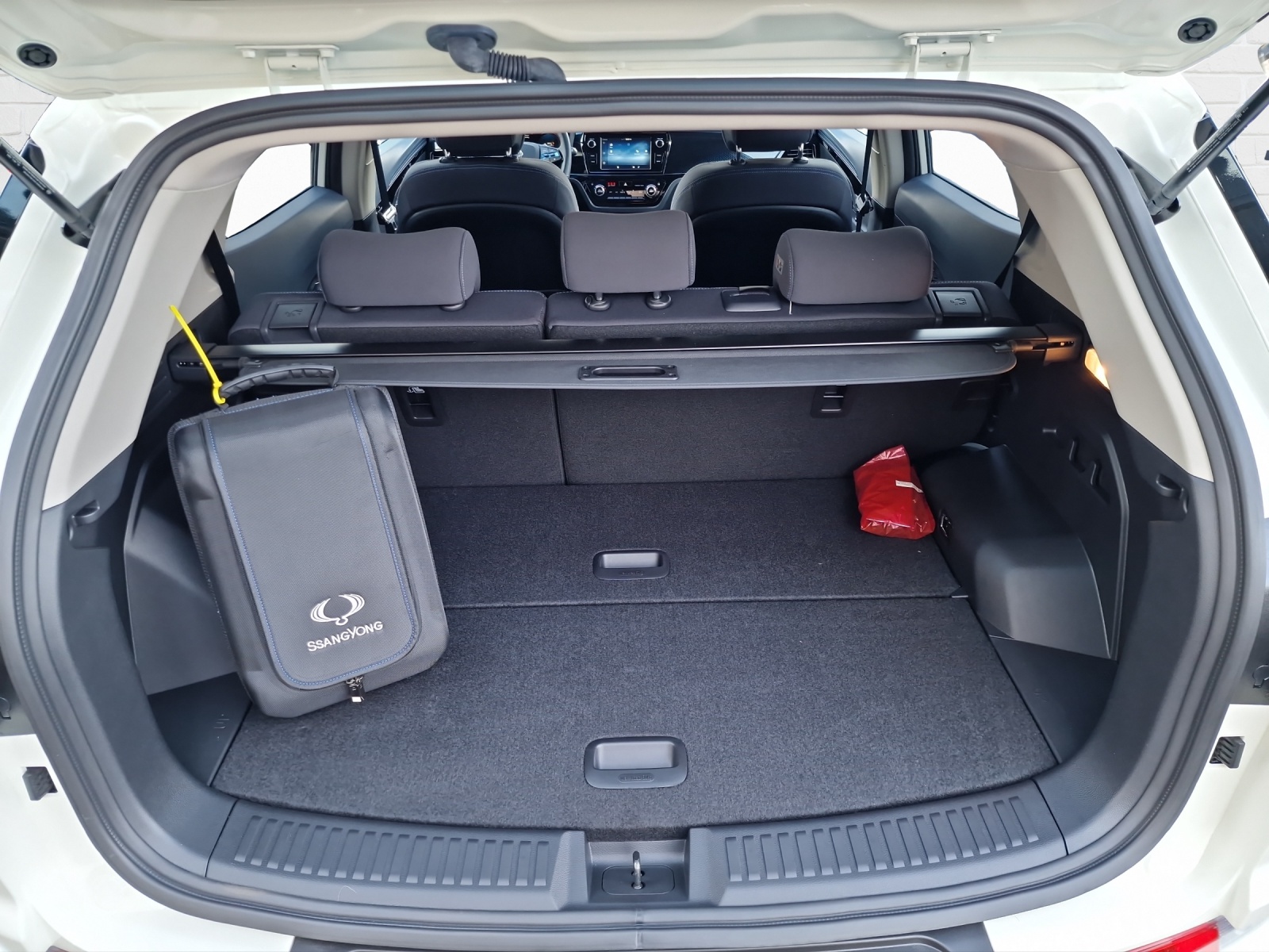 KGM-SsangYong Korando eMotion Bronze-image-12