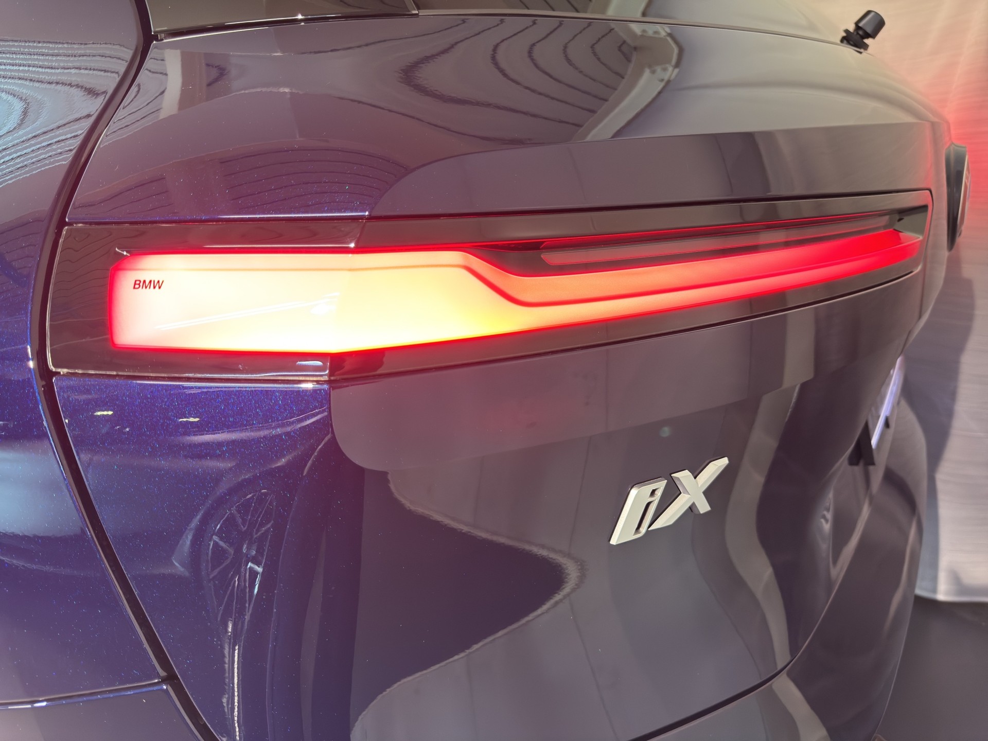 BMW iX xDrive45-image-5