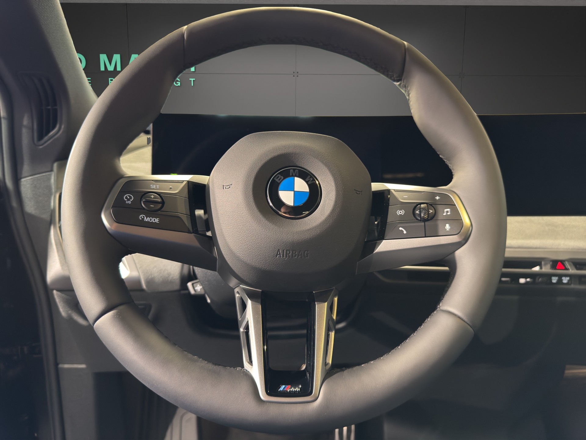 BMW iX xDrive45-image-16