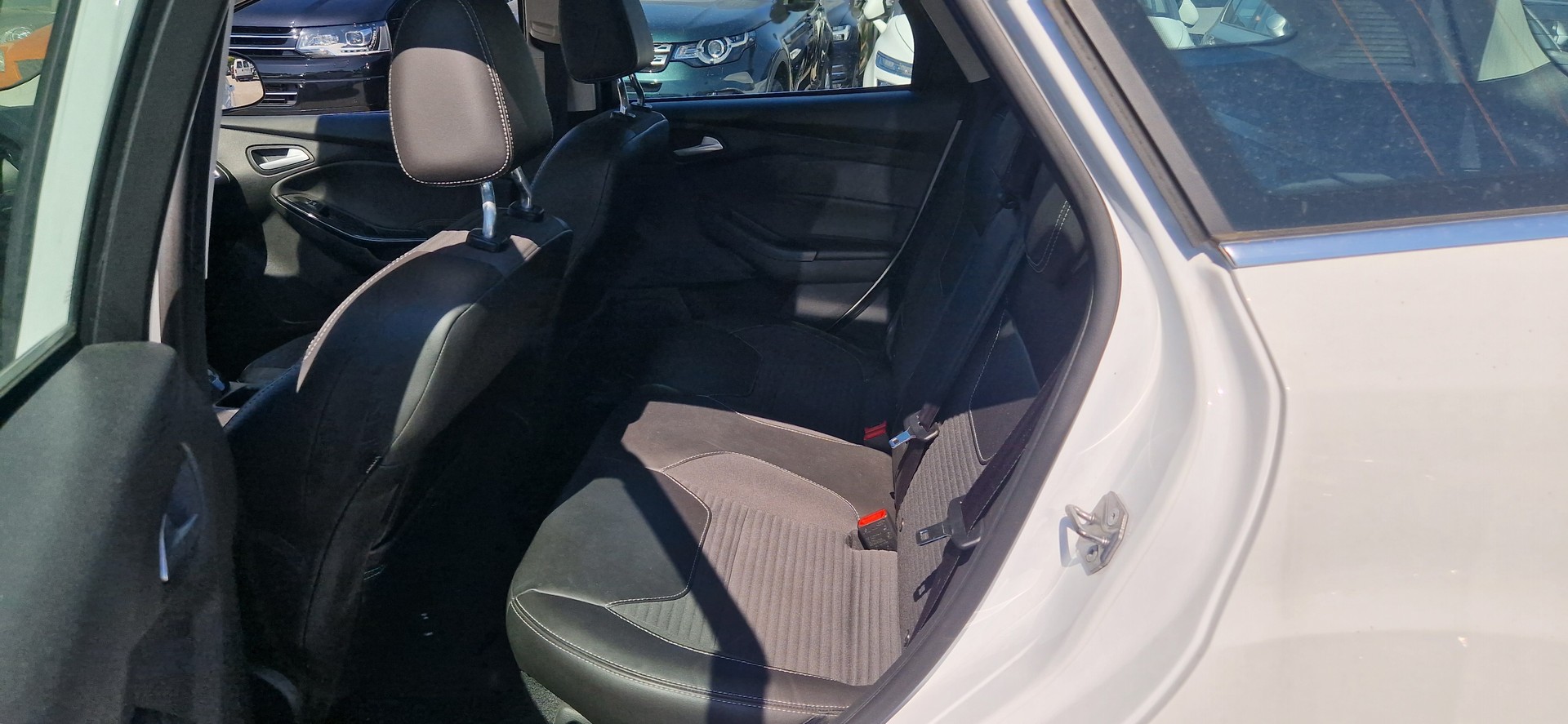 FORD Focus 1.5 SCTi ST Line Automatic-image-7