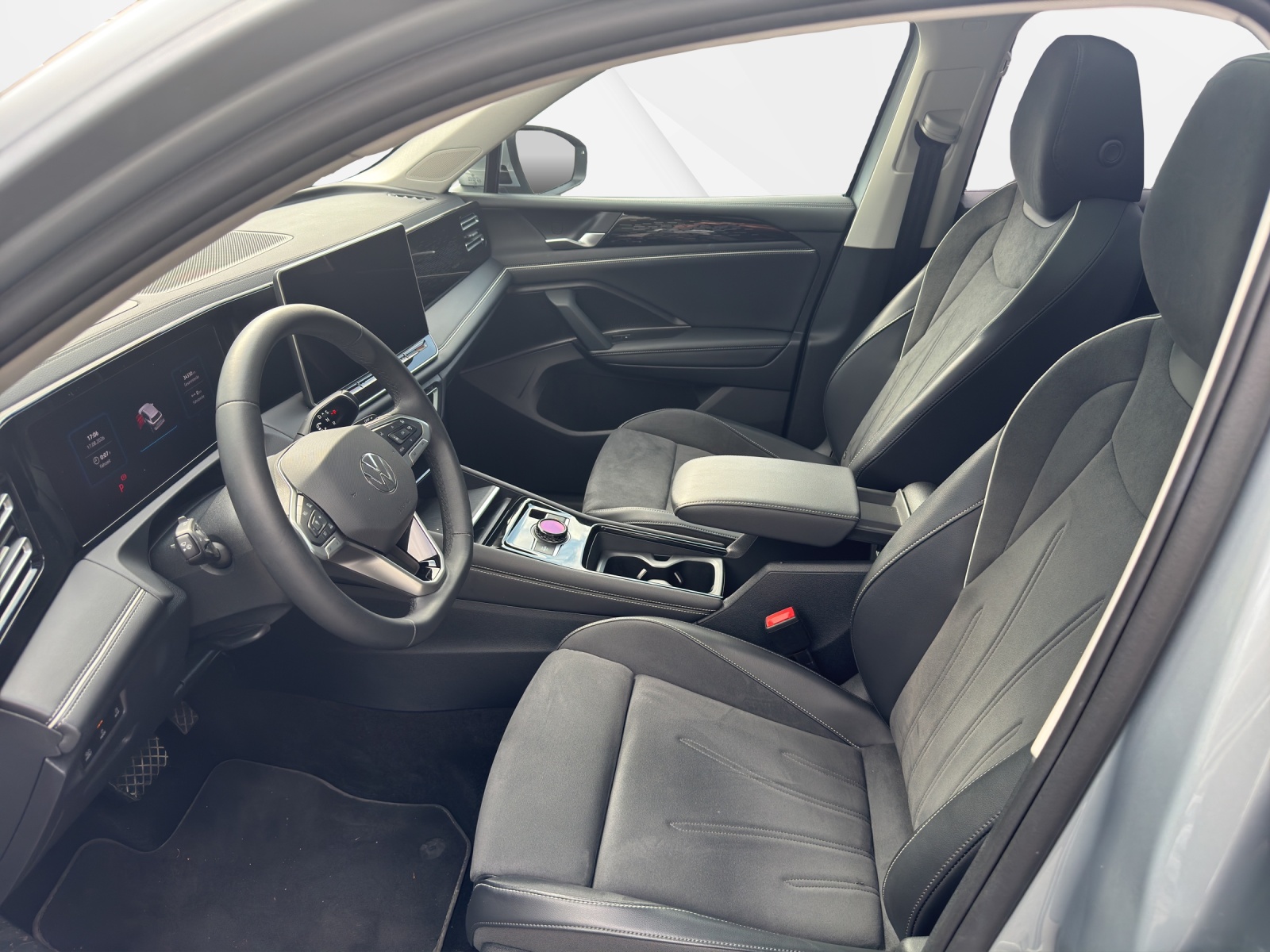 VW Tiguan 2.0 TSI DSG Elegance 4Motion-image-8