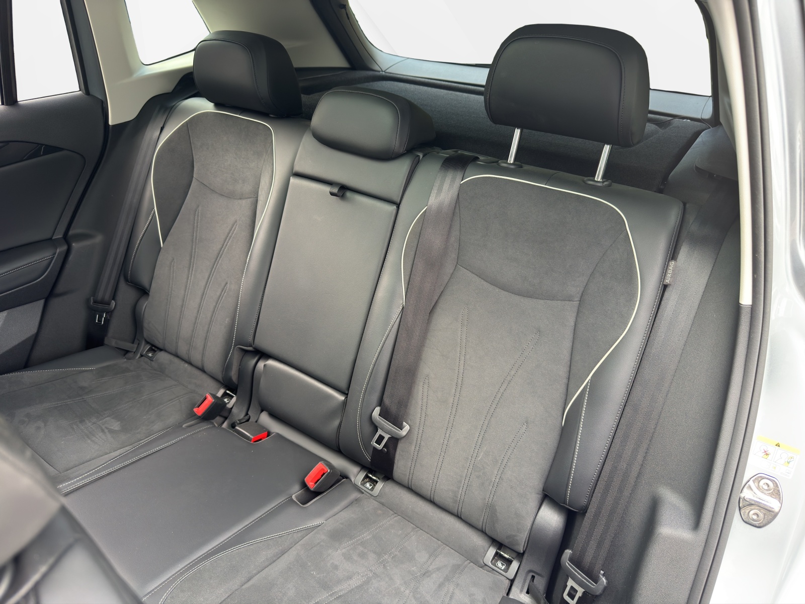 VW Tiguan 2.0 TSI DSG Elegance 4Motion-image-9