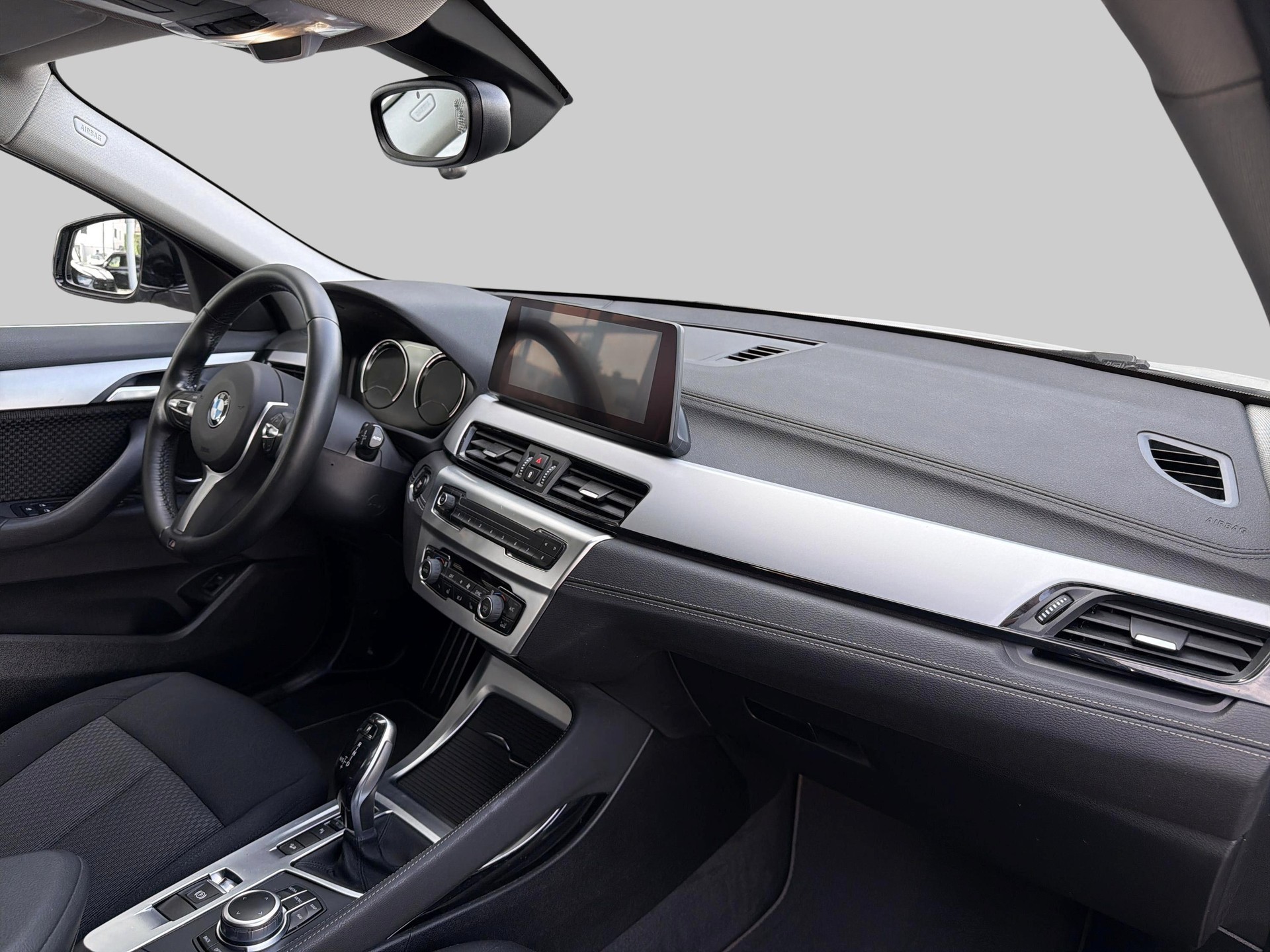 BMW X2 xDrive18d-image-8