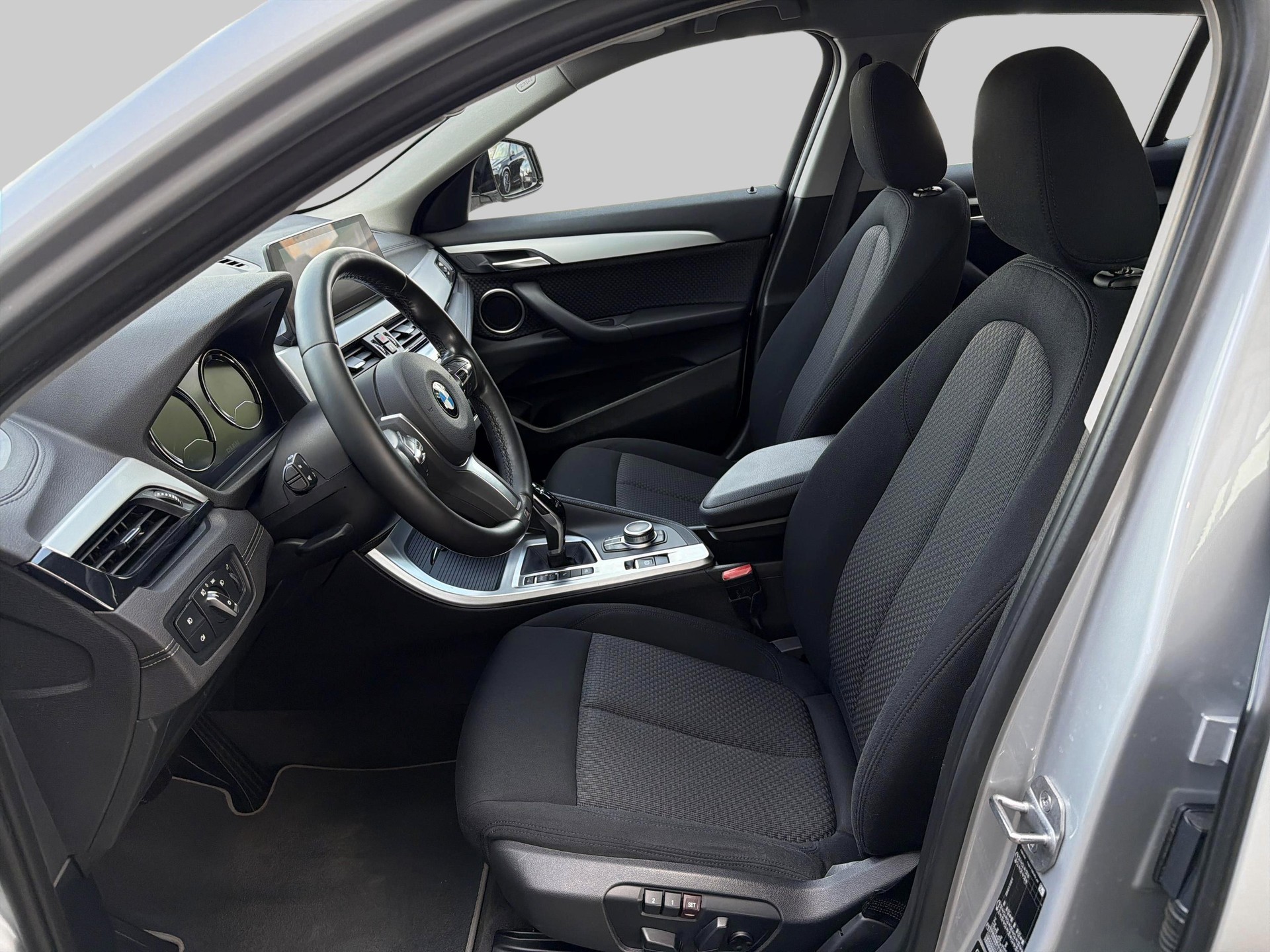 BMW X2 xDrive18d-image-7