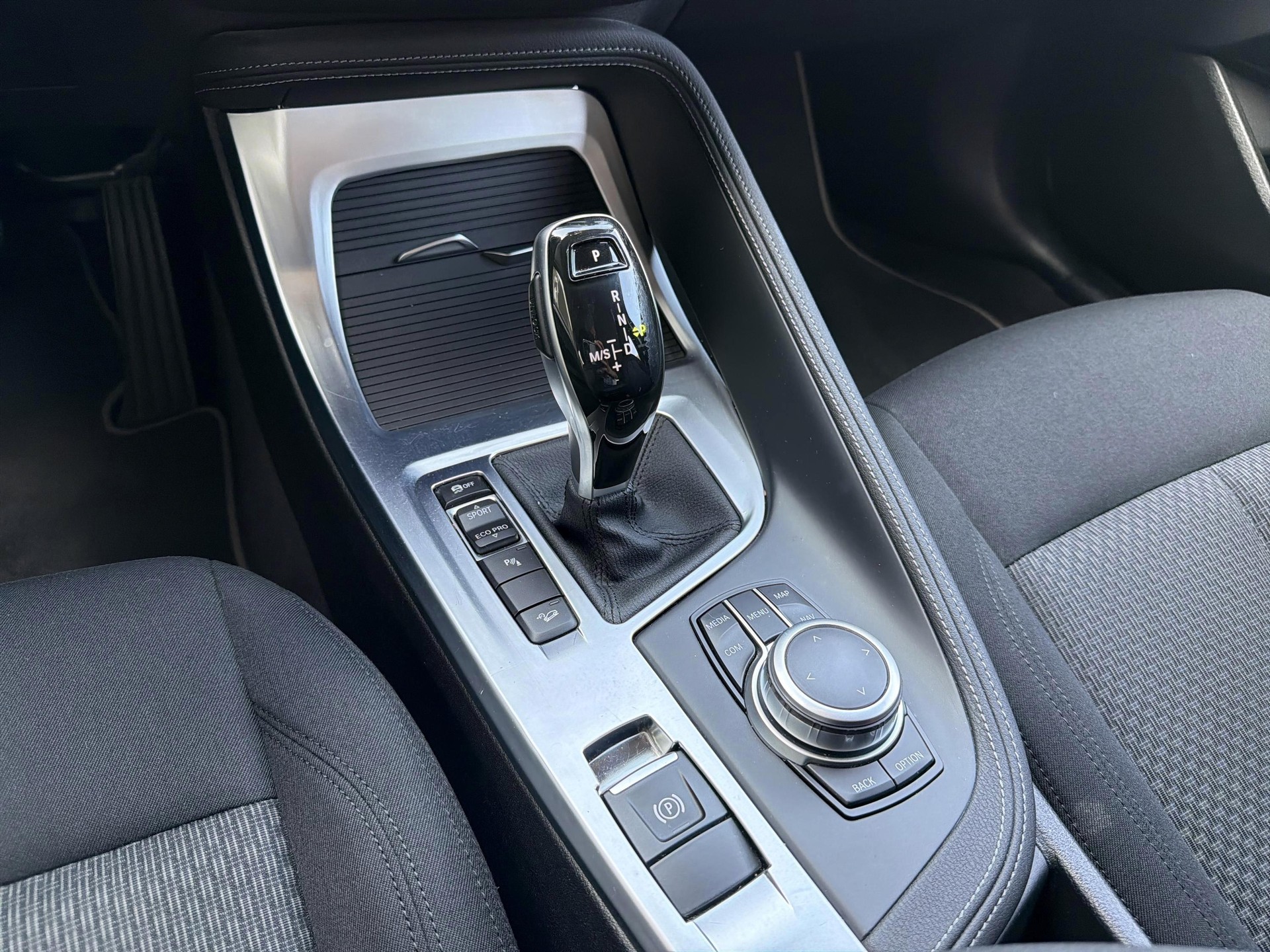 BMW X2 xDrive18d-image-11