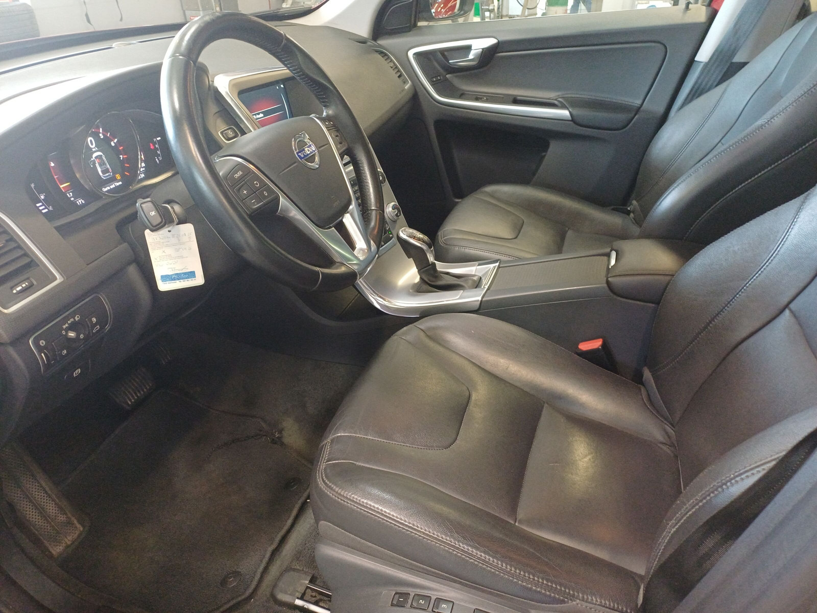 VOLVO XC60 2.0 T6 Summum AWD S/S-image-5