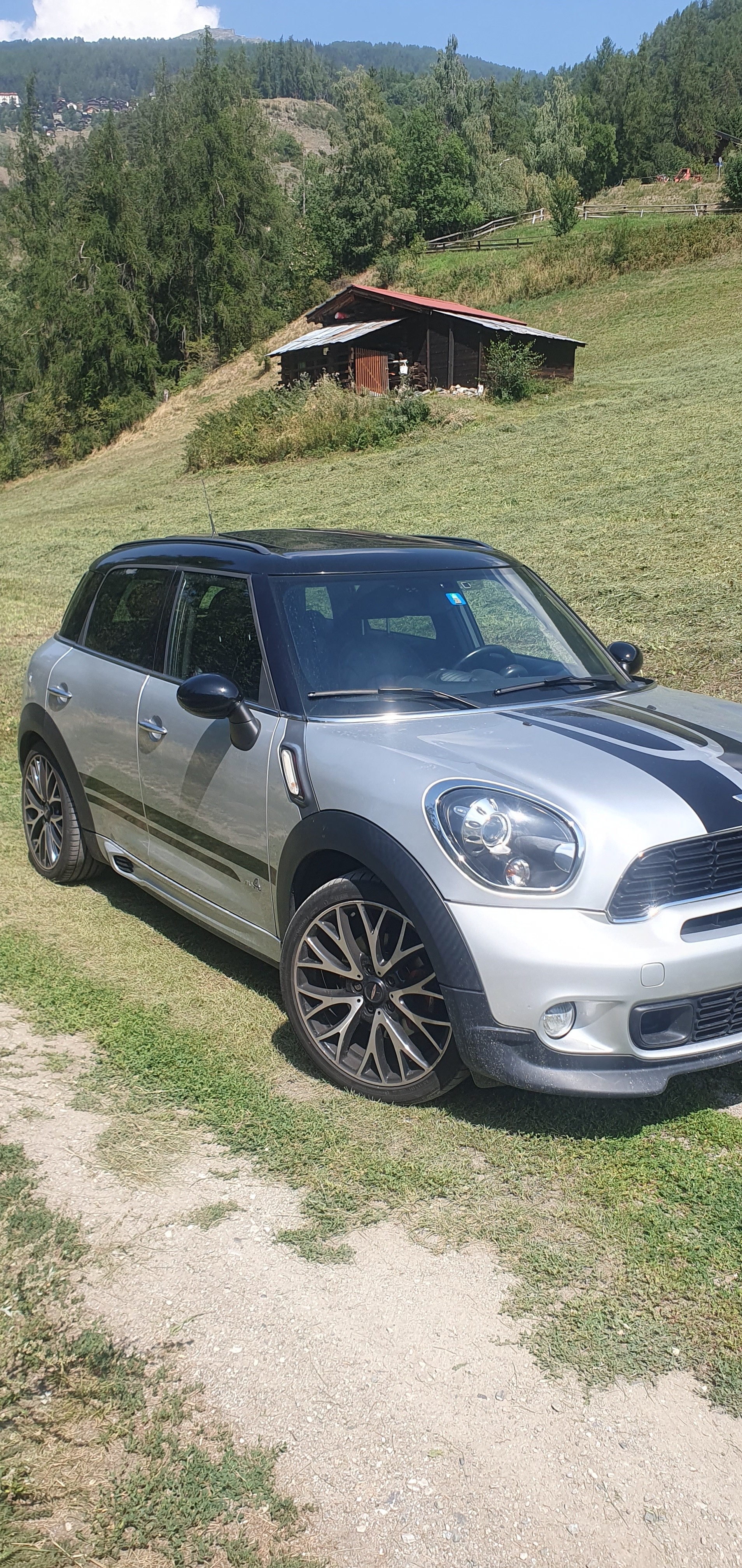 MINI 1.6i John Cooper Works ALL4-image-2