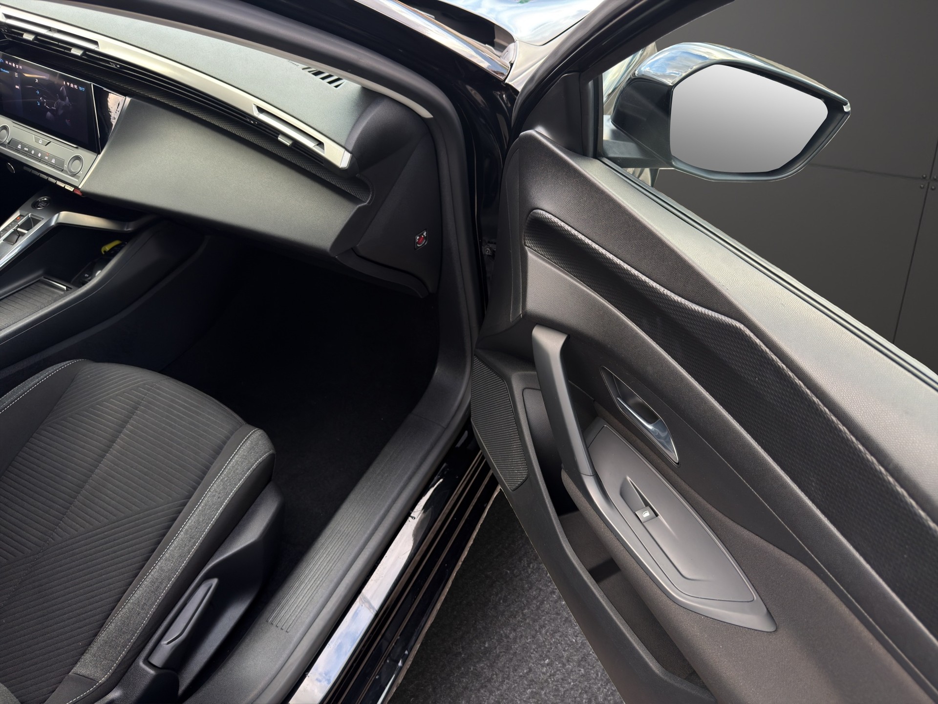 PEUGEOT 308 SW 1.2 Pure Tech Active Pack EAT8-image-19