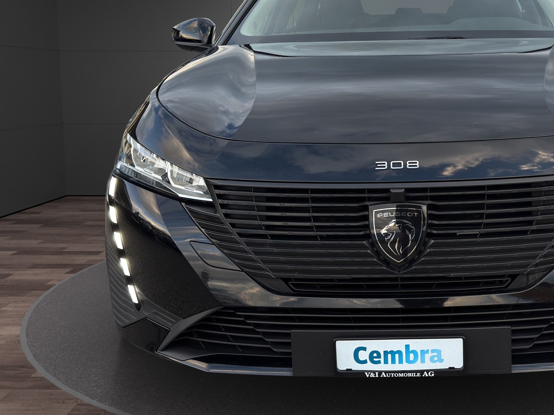 PEUGEOT 308 SW 1.2 Pure Tech Active Pack EAT8-image-7