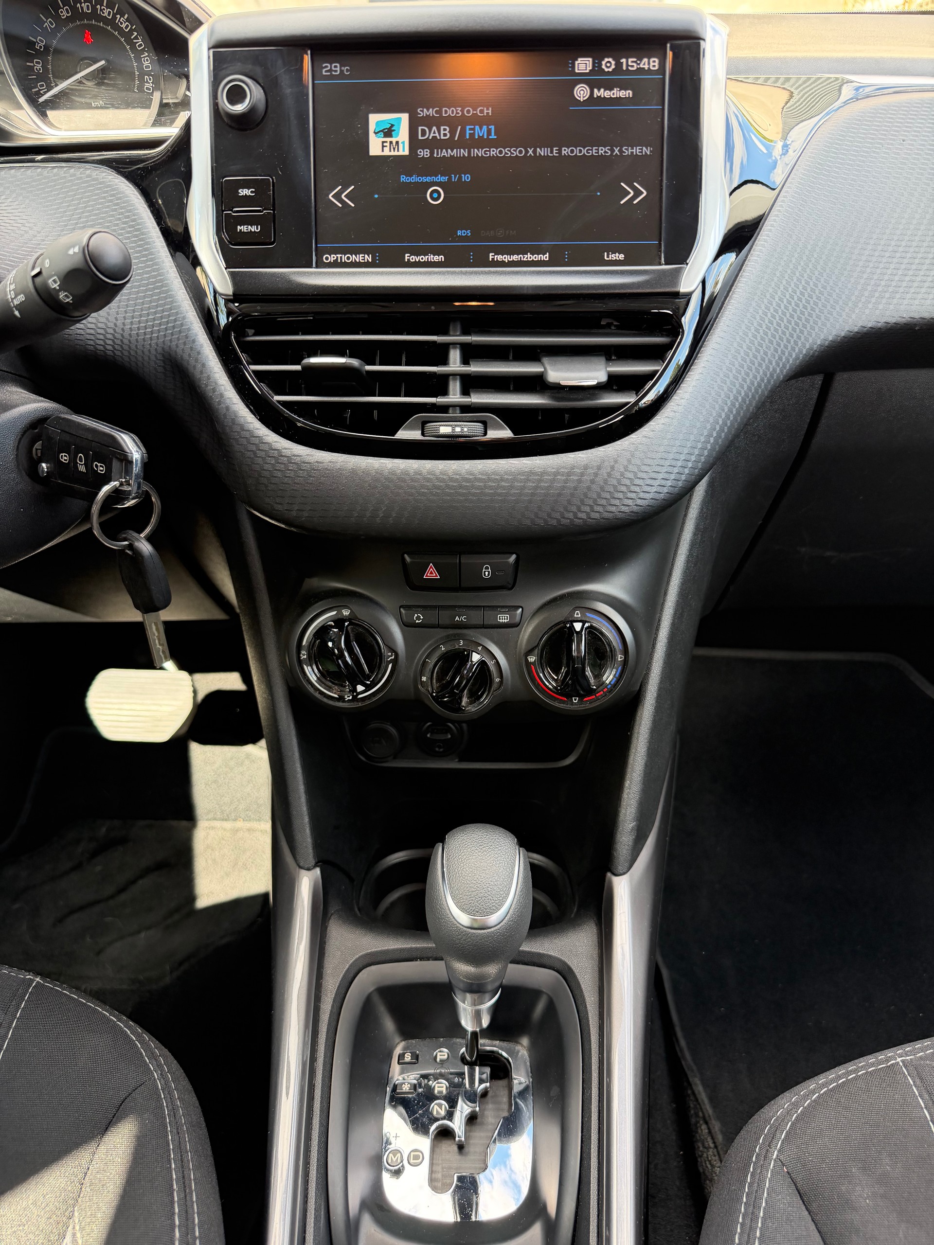 PEUGEOT 👉🏻2008 1.2 PureTech Style EAT6-image-12