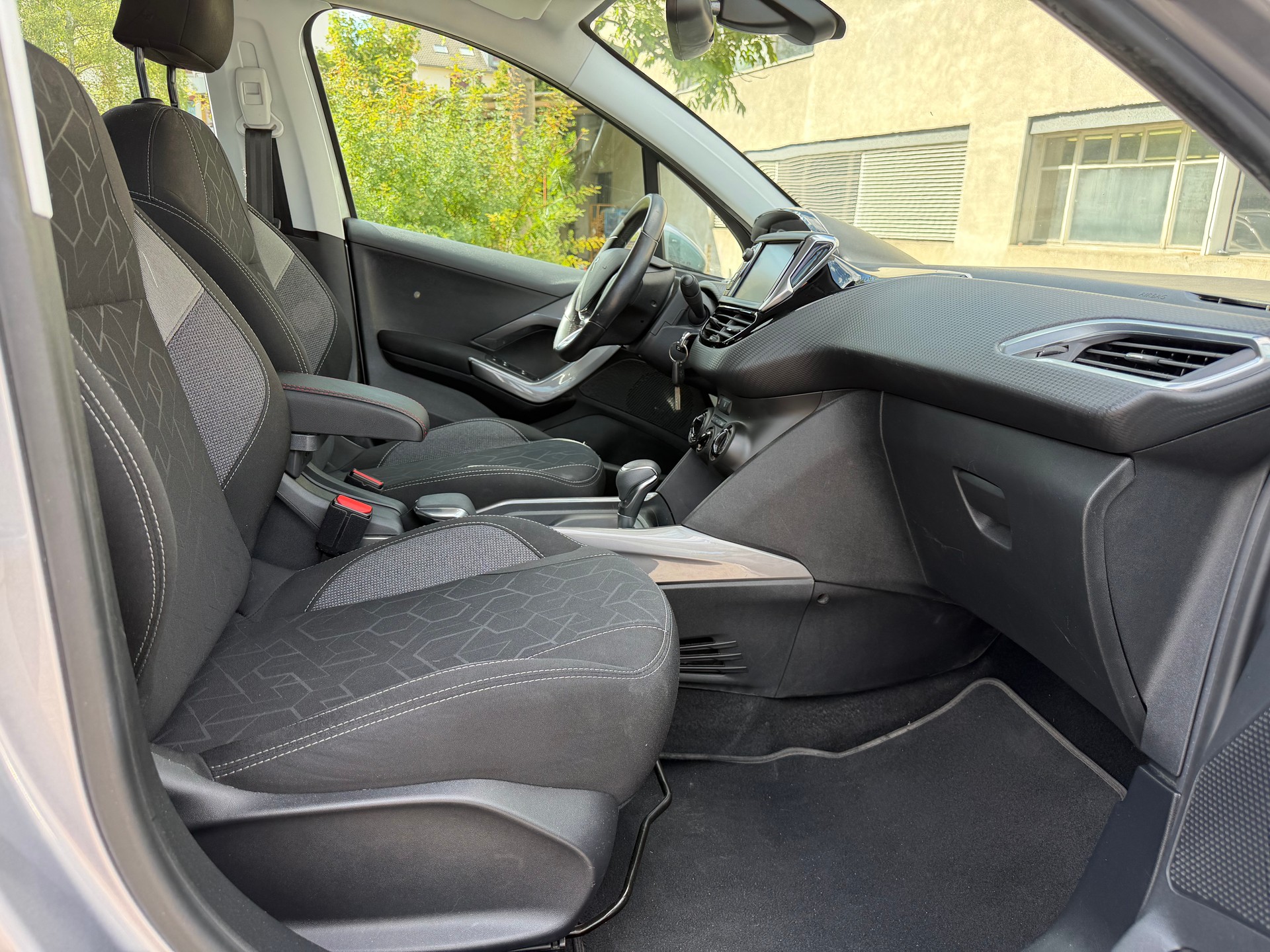 PEUGEOT 👉🏻2008 1.2 PureTech Style EAT6-image-13