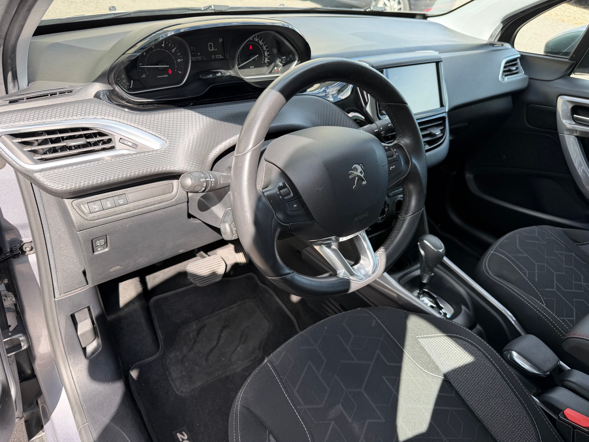 PEUGEOT 👉🏻2008 1.2 PureTech Style EAT6-image-15