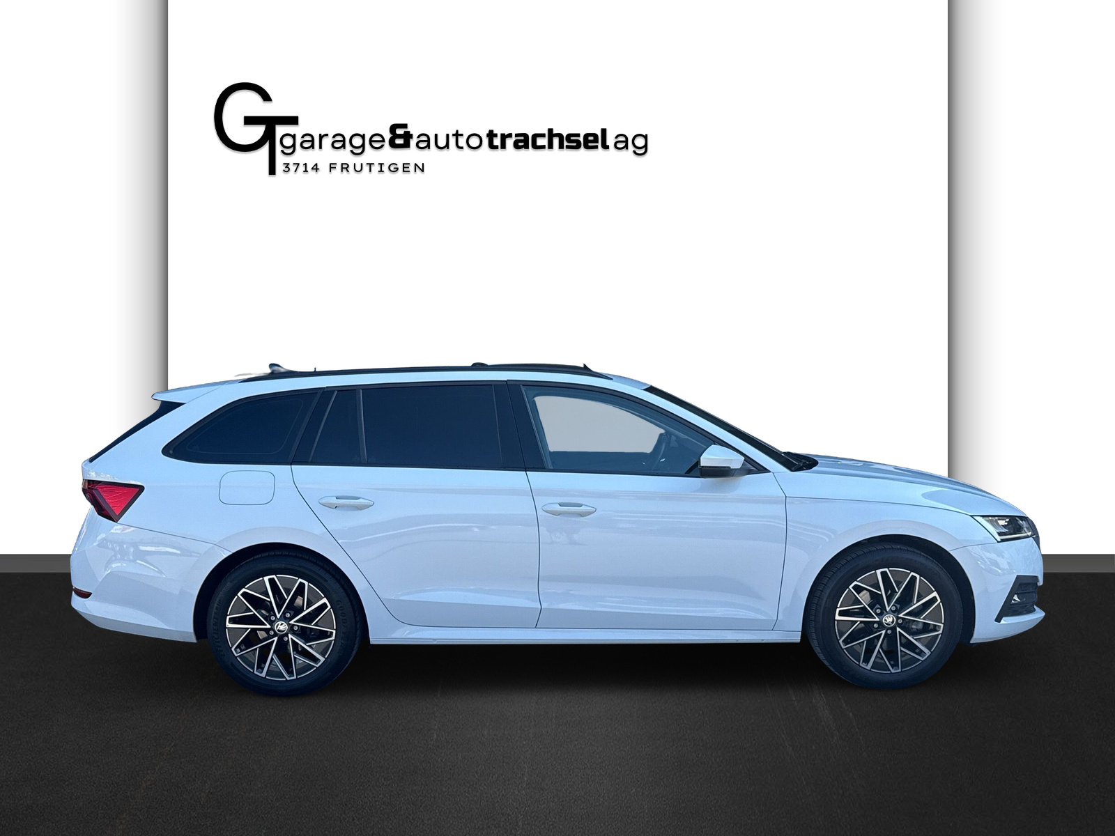 SKODA Octavia Combi 2.0 TSI Ambition DSG 4x4-image-5