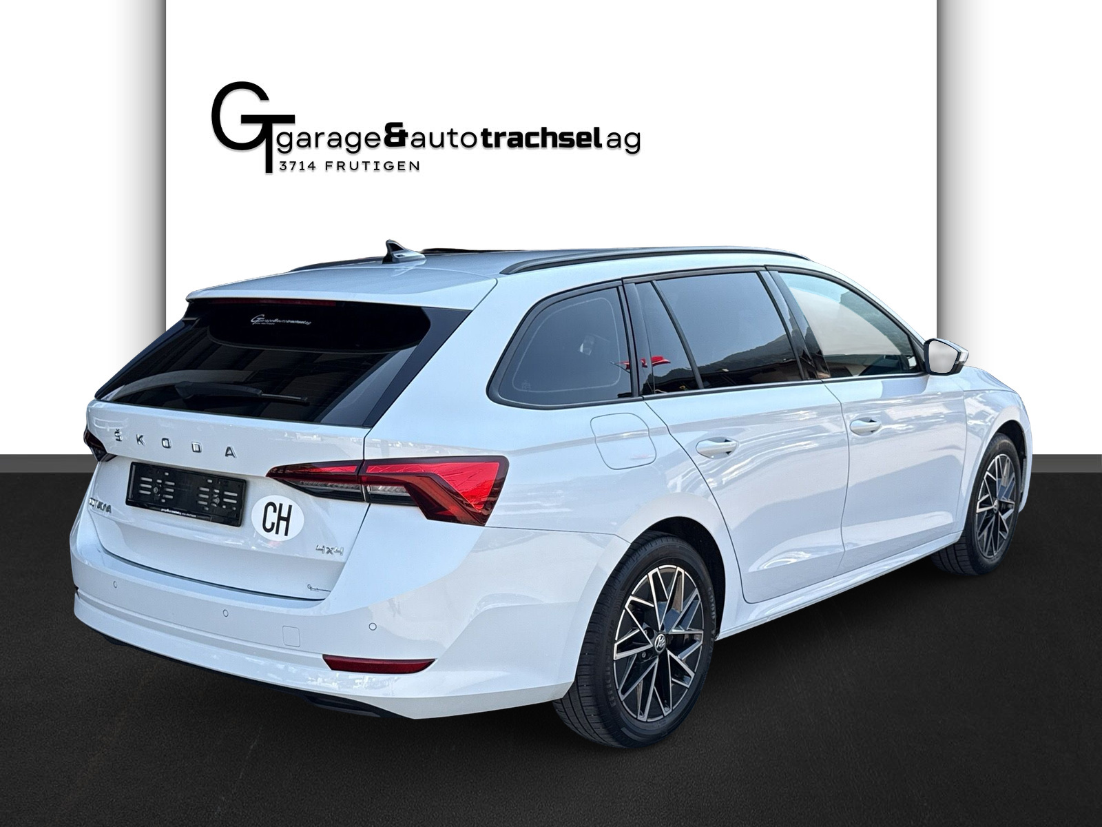 SKODA Octavia Combi 2.0 TSI Ambition DSG 4x4-image-4