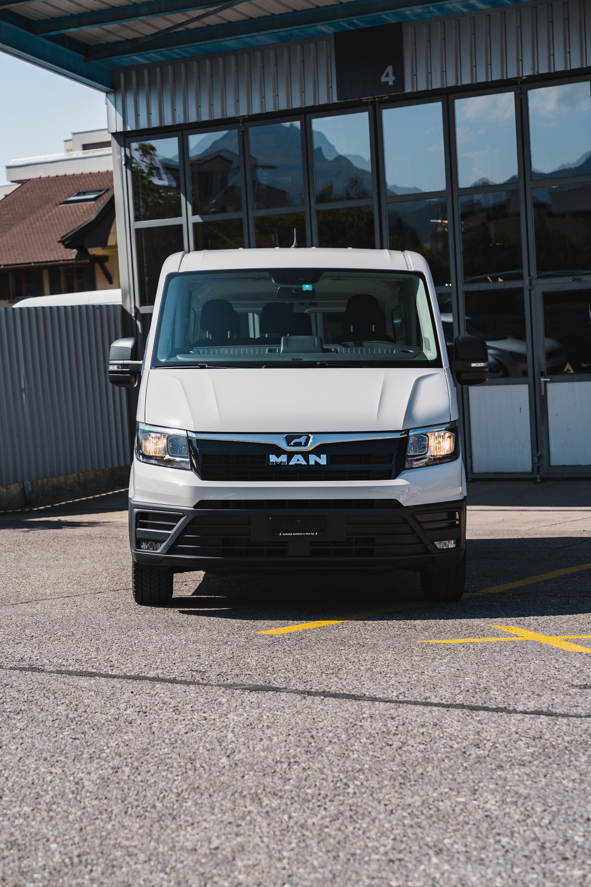 MAN Minibus 9 places 4x4-image-4