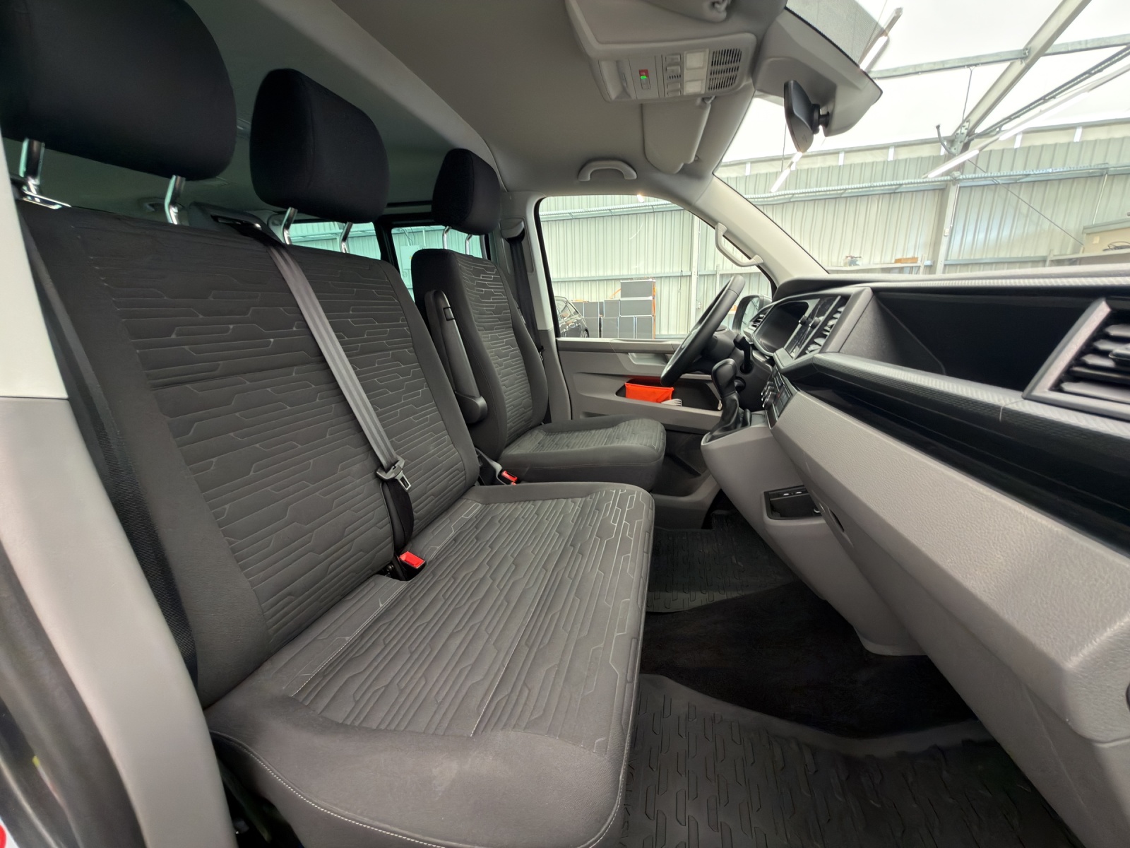 VW T6.1 Caravelle 2.0 TDI Comfortline Liberty DSG - Anhängevorrichtung - 9-Plätzer - Rückfahrkamera-image-11