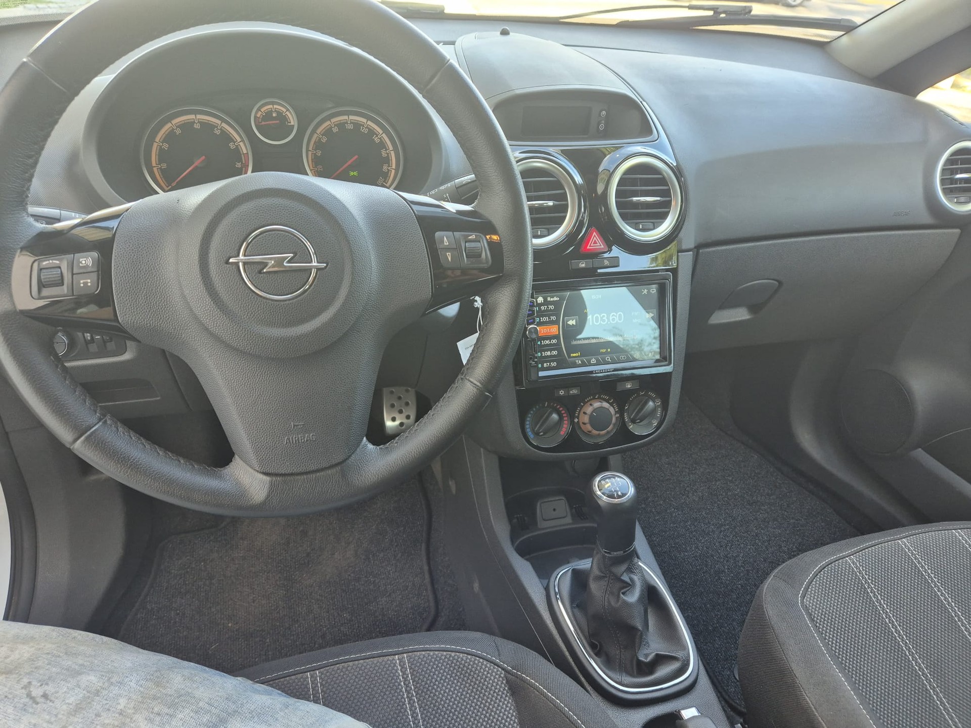OPEL Corsa 1.4 TP Color Edition-image-7