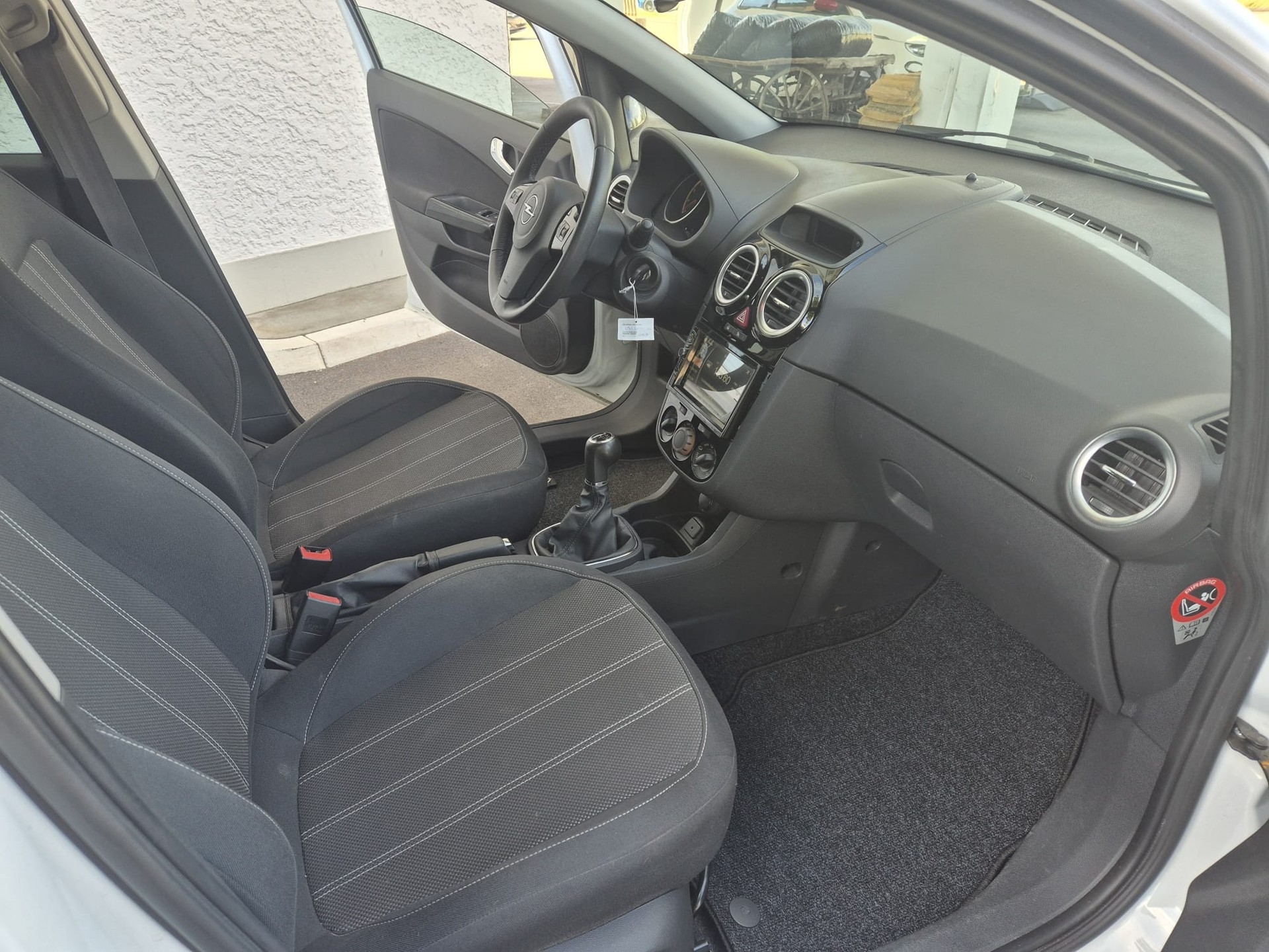 OPEL Corsa 1.4 TP Color Edition-image-9