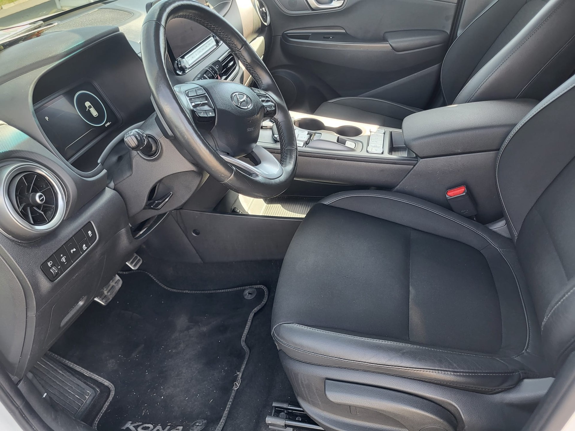 HYUNDAI Kona EV Amplia-image-1