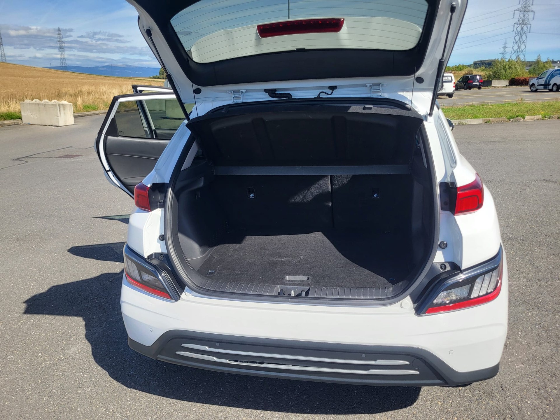 HYUNDAI Kona EV Amplia-image-3