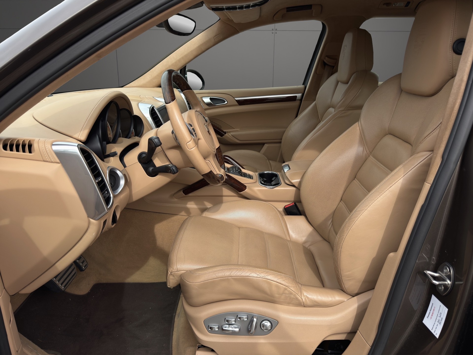 PORSCHE Cayenne Turbo-image-5