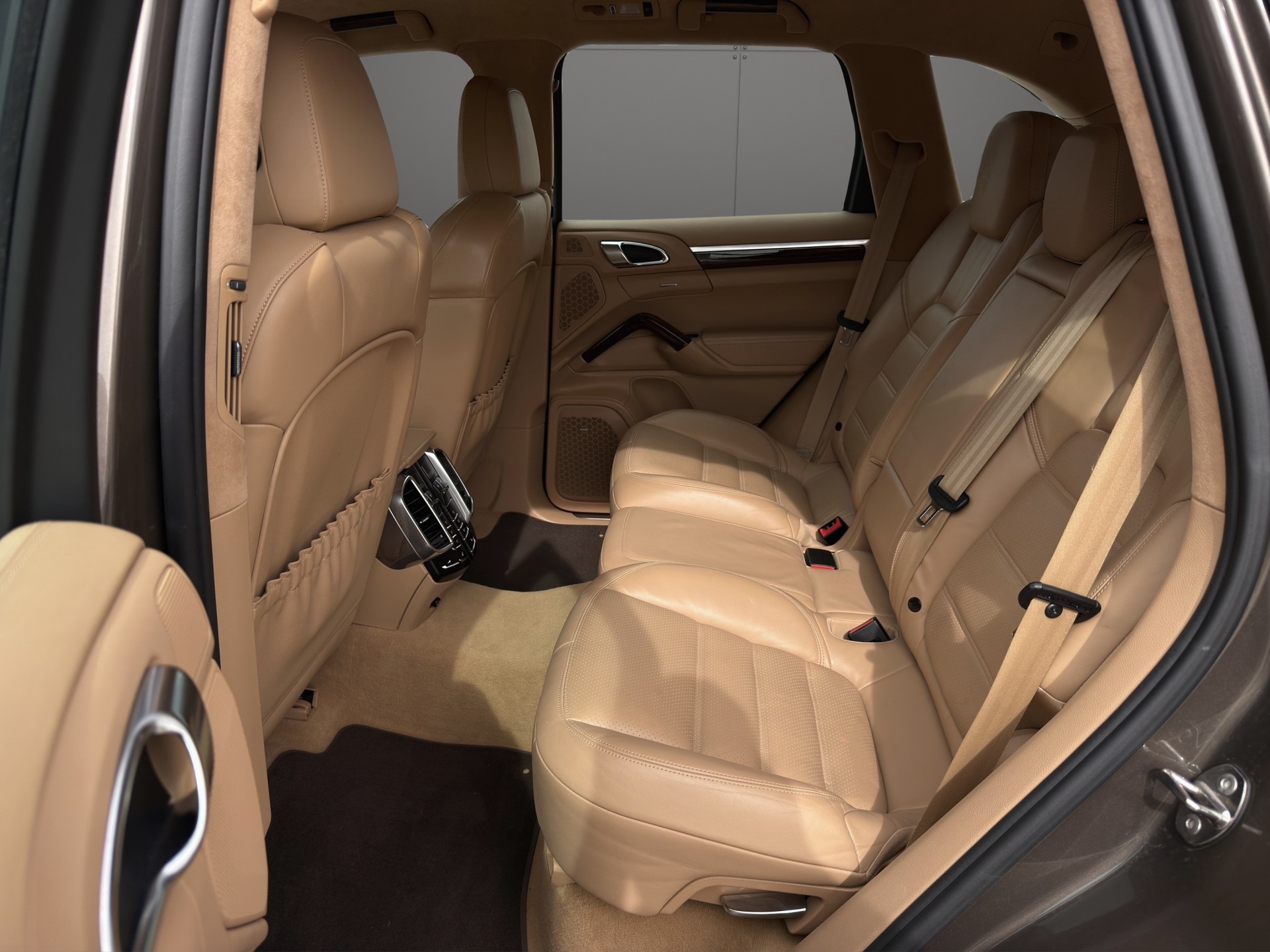 PORSCHE Cayenne Turbo-image-7