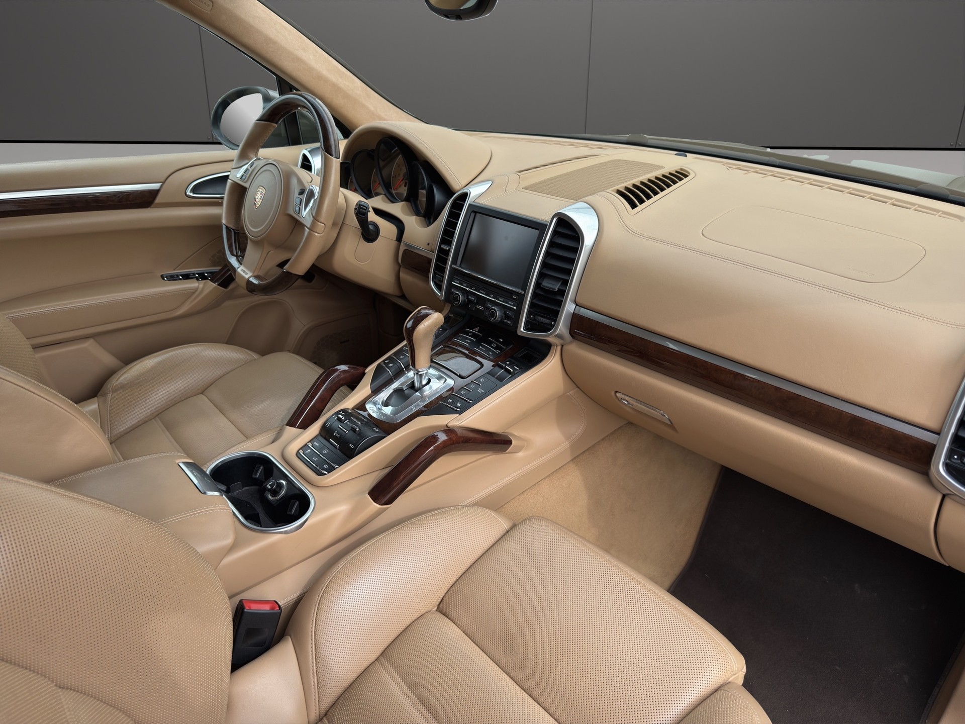 PORSCHE Cayenne Turbo-image-10