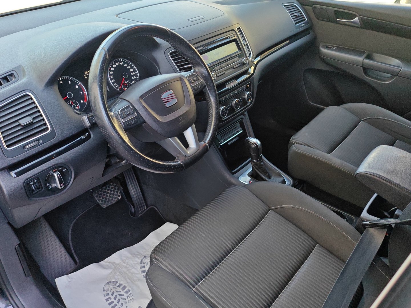 SEAT Alhambra 2.0 TSI Style DSG – légèrement grêlé – 7 places, PDC av/ar [Expertisé + Garantie 12 mois]-image-14