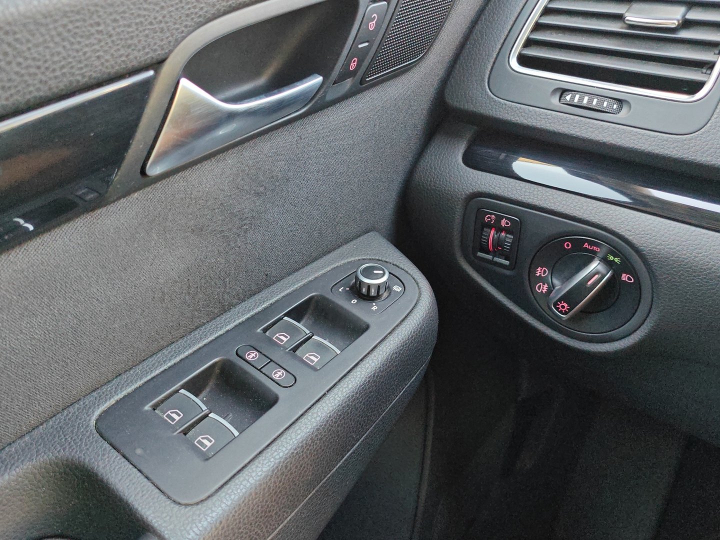 SEAT Alhambra 2.0 TSI Style DSG – légèrement grêlé – 7 places, PDC av/ar [Expertisé + Garantie 12 mois]-image-19